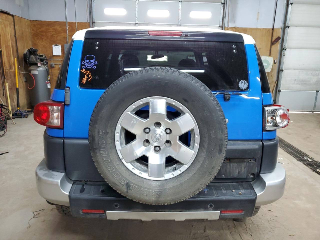 Photo 5 VIN: JTEBU11F570033409 - TOYOTA FJ CRUISER 