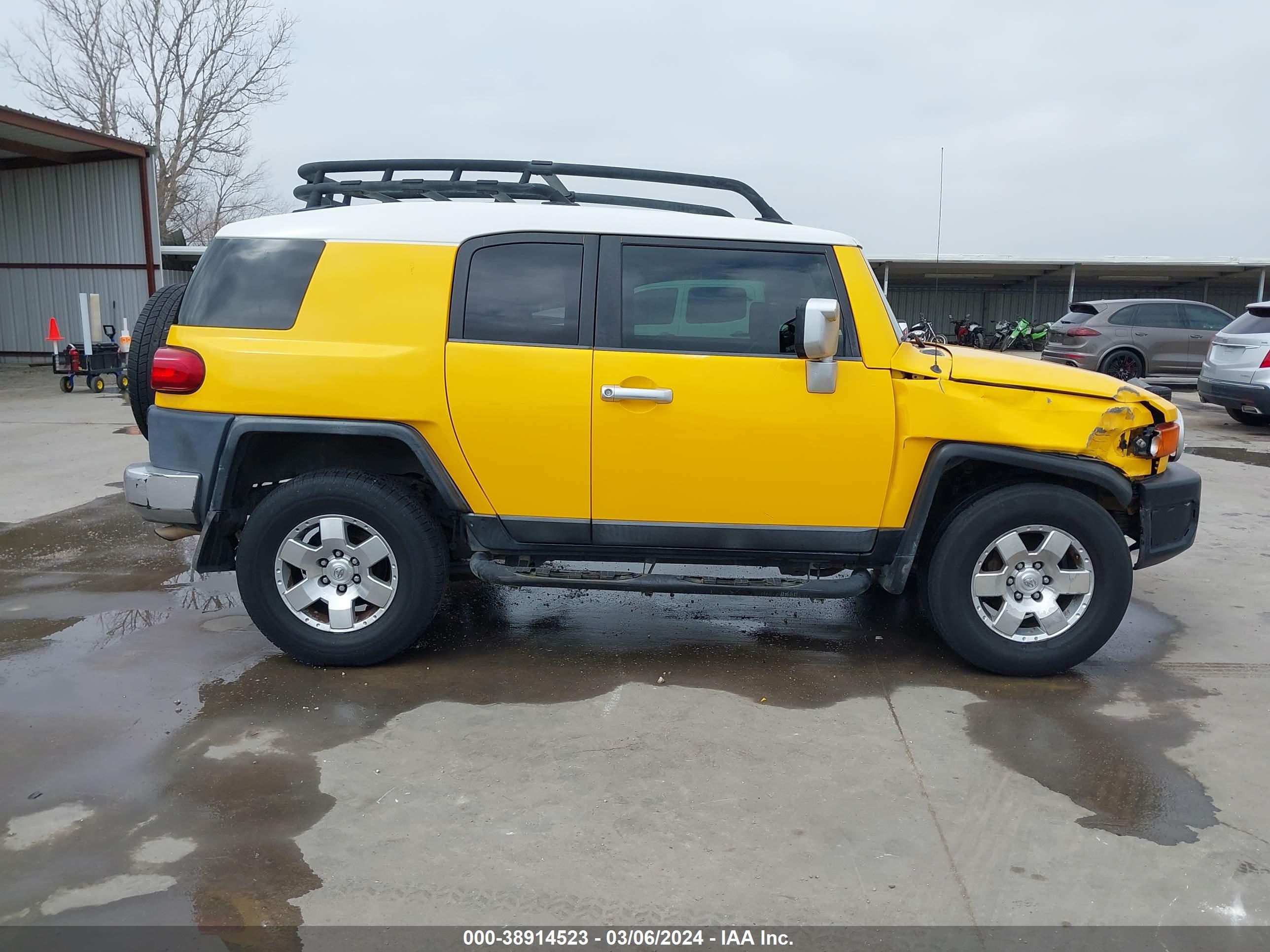 Photo 13 VIN: JTEBU11F570046399 - TOYOTA FJ CRUISER 