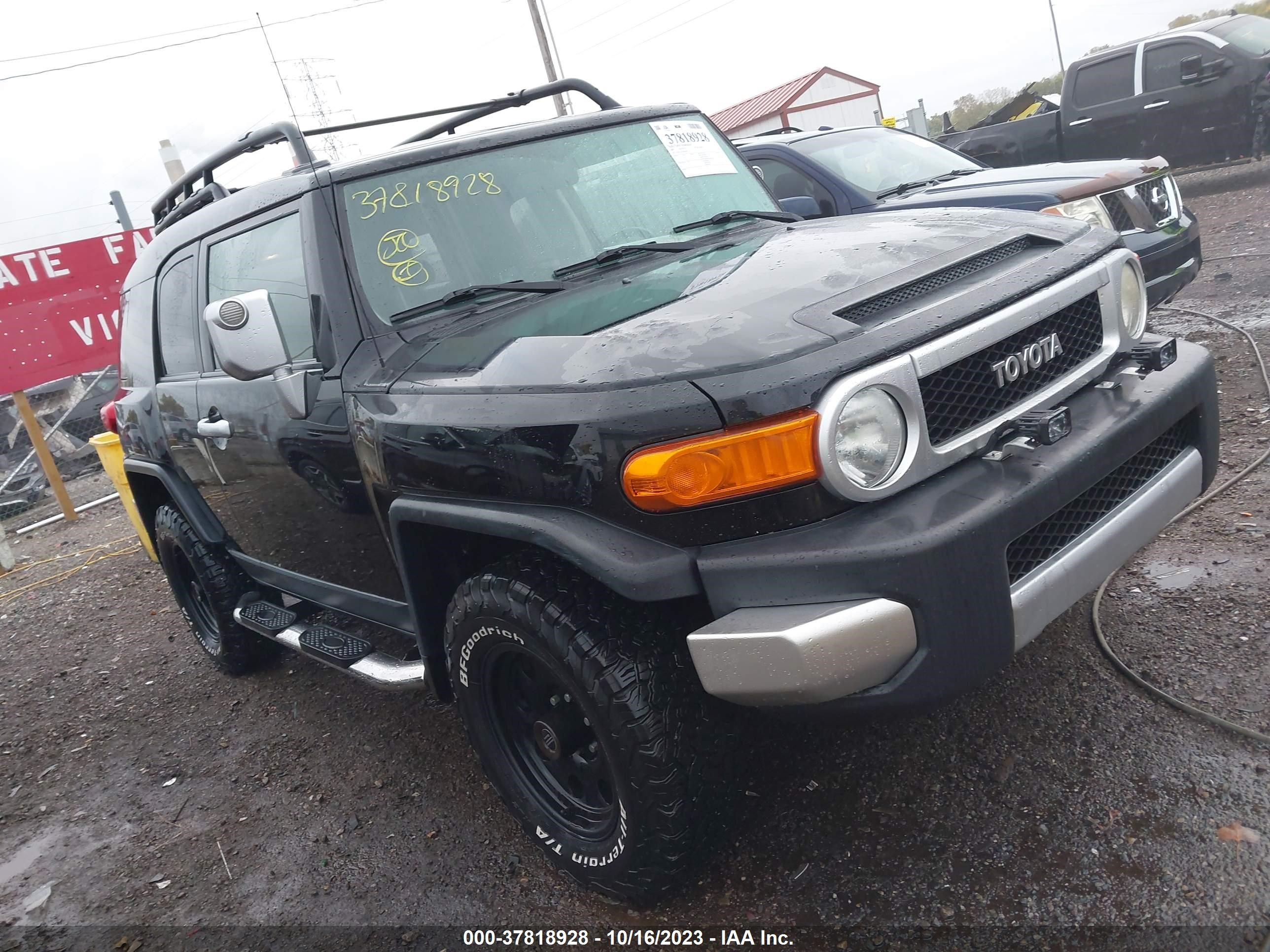 Photo 0 VIN: JTEBU11F570079399 - TOYOTA FJ CRUISER 