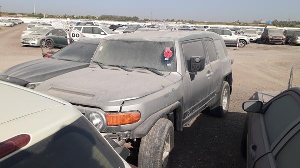 Photo 3 VIN: JTEBU11F5AK088471 - TOYOTA FJ CRUISER 