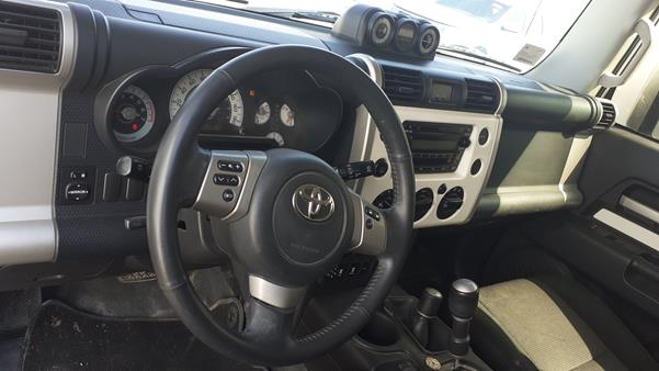 Photo 10 VIN: JTEBU11F5CK119334 - TOYOTA FJ CRUISER 