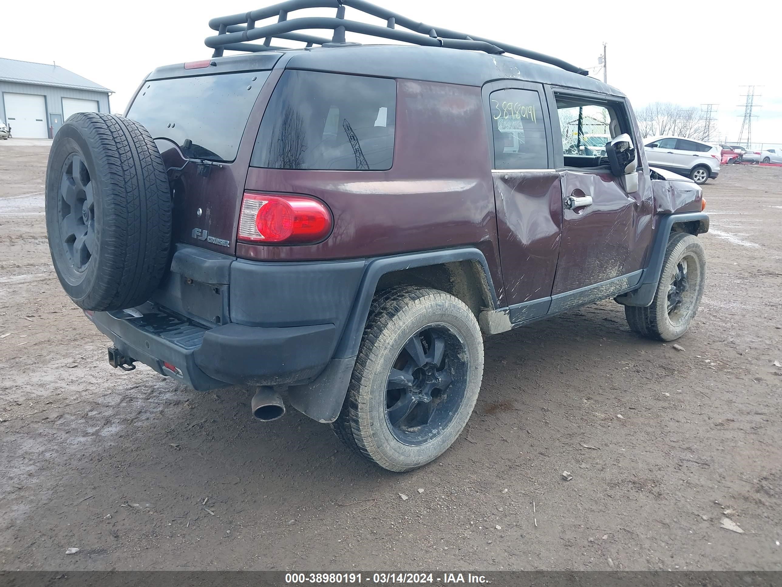 Photo 3 VIN: JTEBU11F670015789 - TOYOTA FJ CRUISER 