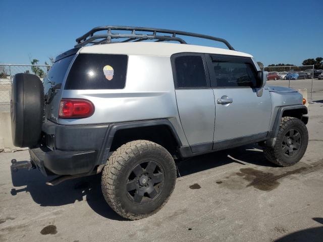 Photo 2 VIN: JTEBU11F670019714 - TOYOTA FJ CRUISER 