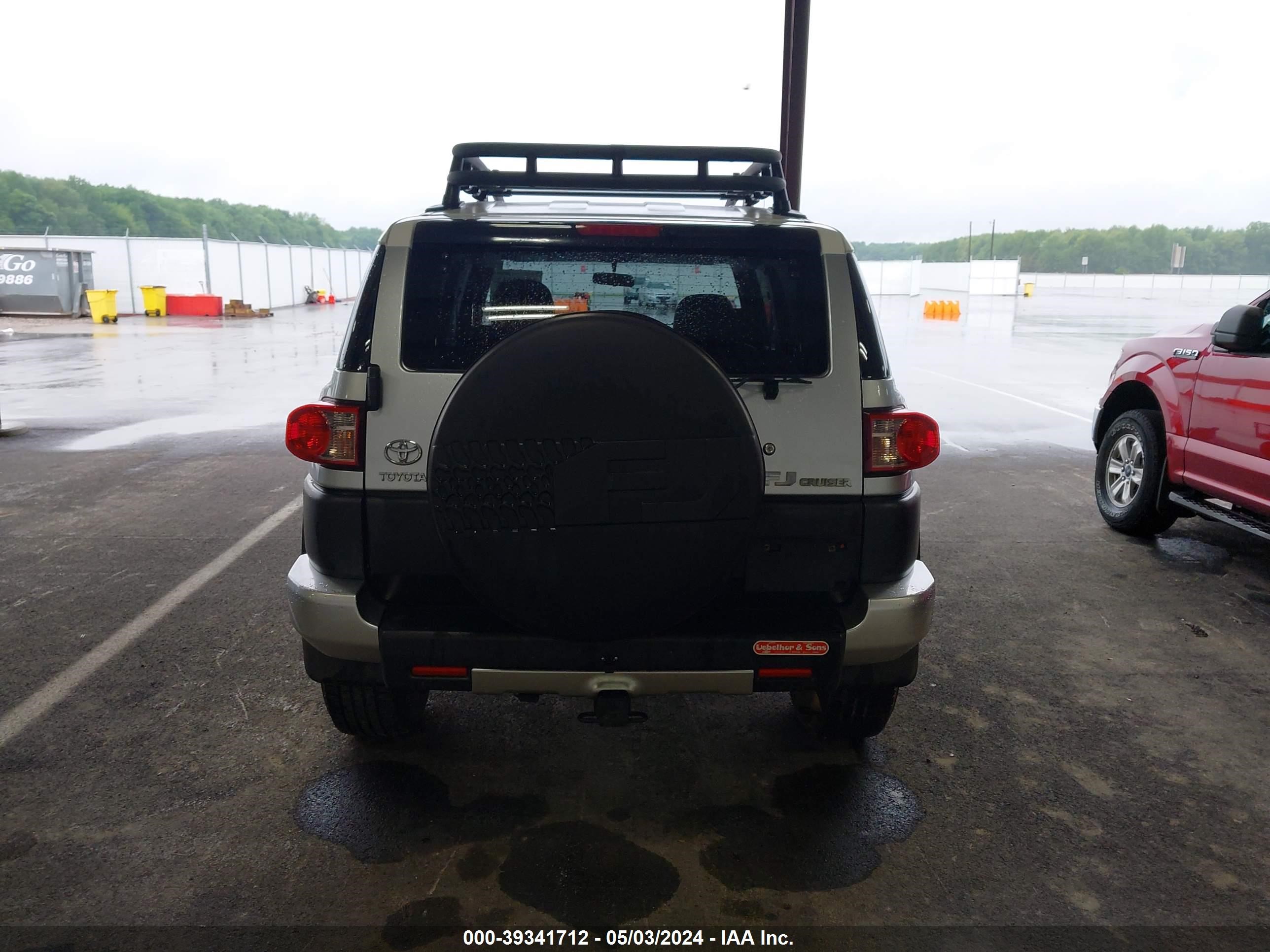 Photo 15 VIN: JTEBU11F670024282 - TOYOTA FJ CRUISER 