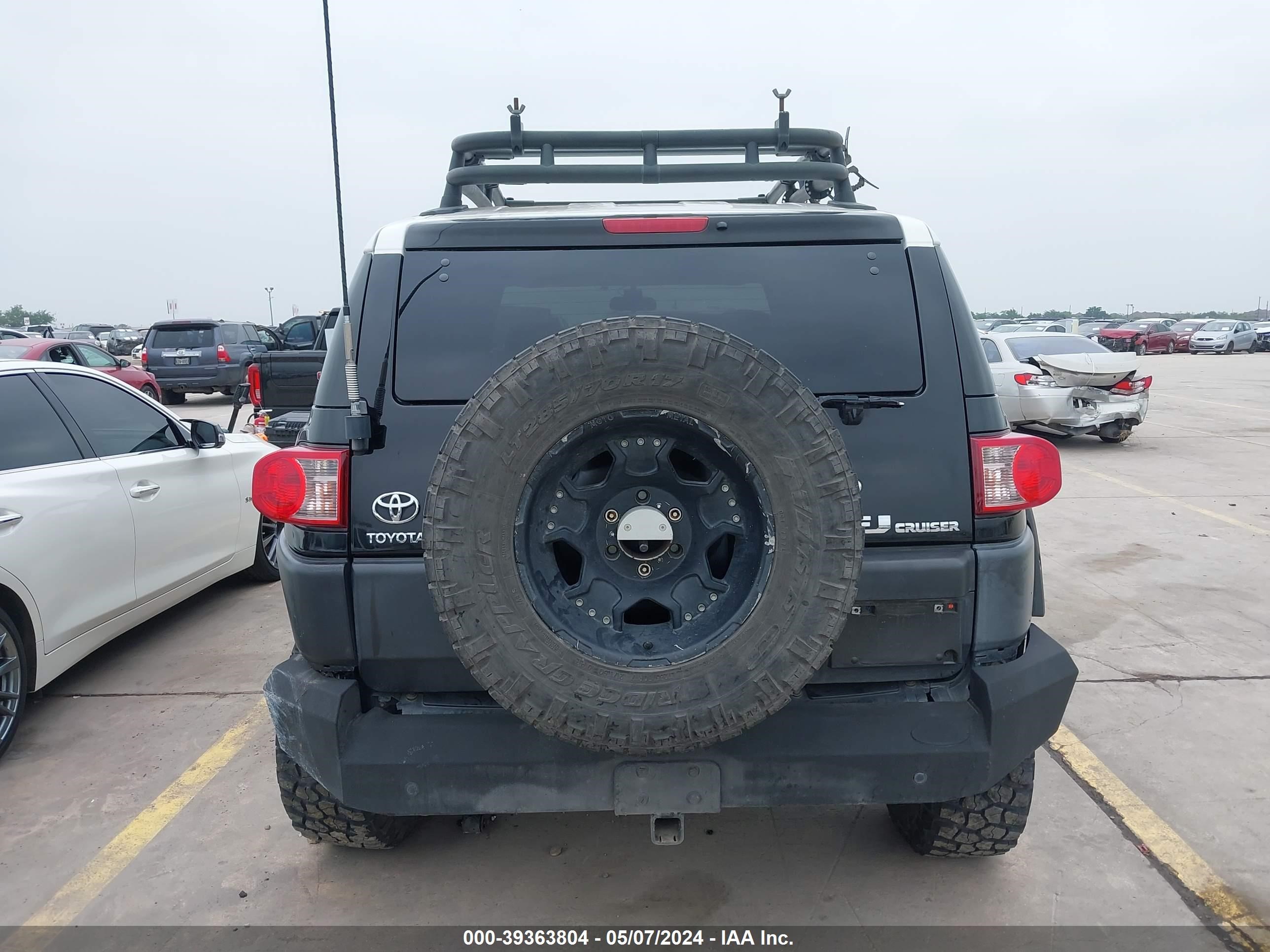 Photo 14 VIN: JTEBU11F670071358 - TOYOTA FJ CRUISER 