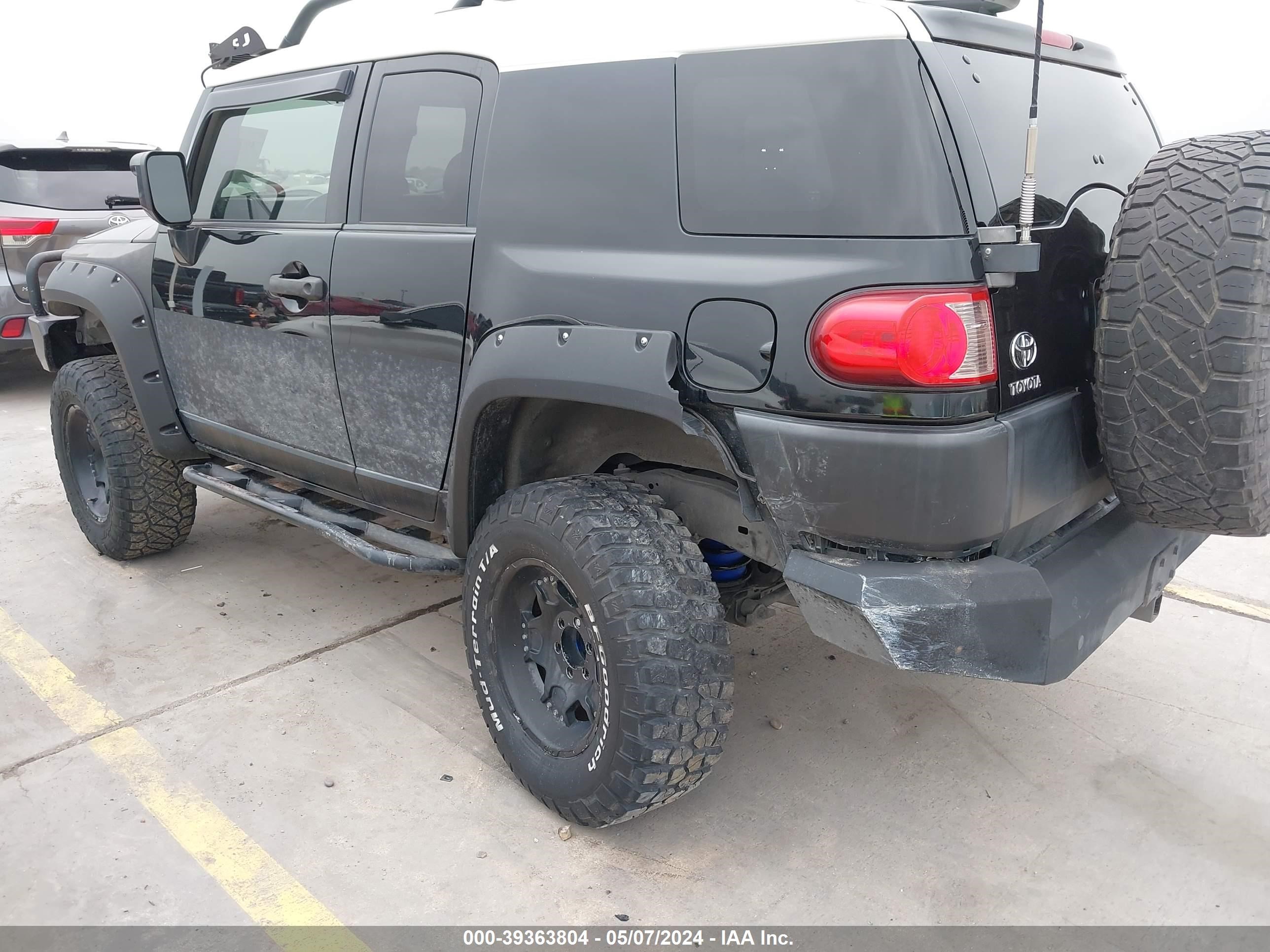 Photo 5 VIN: JTEBU11F670071358 - TOYOTA FJ CRUISER 