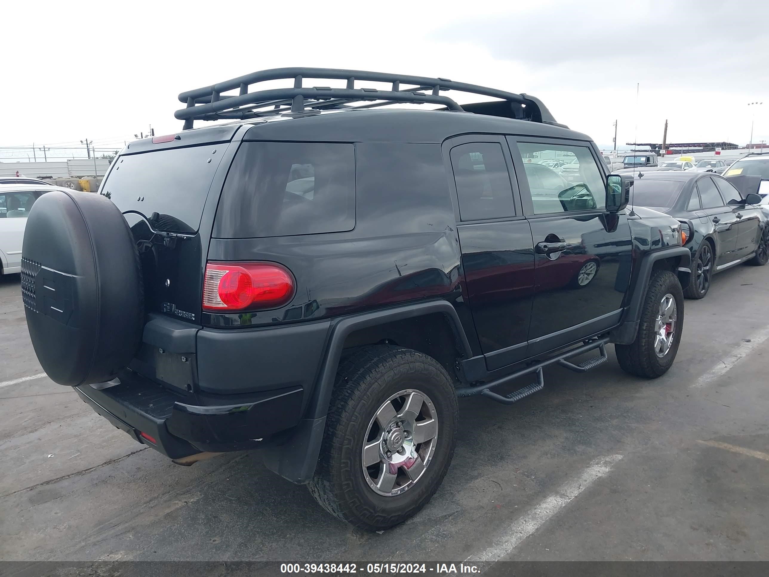 Photo 3 VIN: JTEBU11F670091352 - TOYOTA FJ CRUISER 