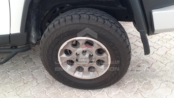 Photo 32 VIN: JTEBU11F6CK127751 - TOYOTA FJ CRUISER 