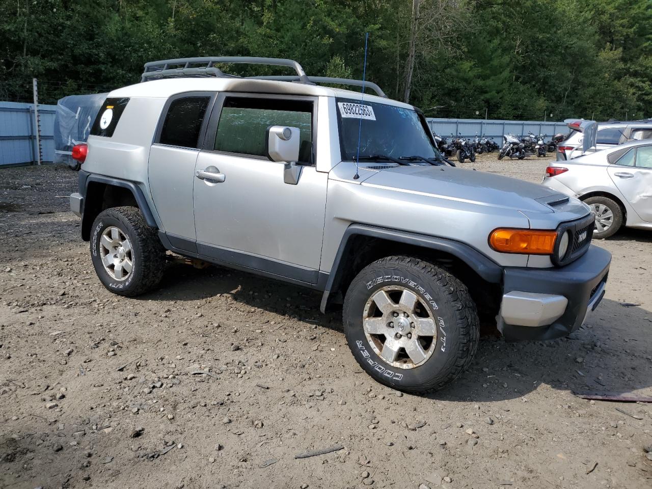 Photo 3 VIN: JTEBU11F770035680 - TOYOTA FJ CRUISER 