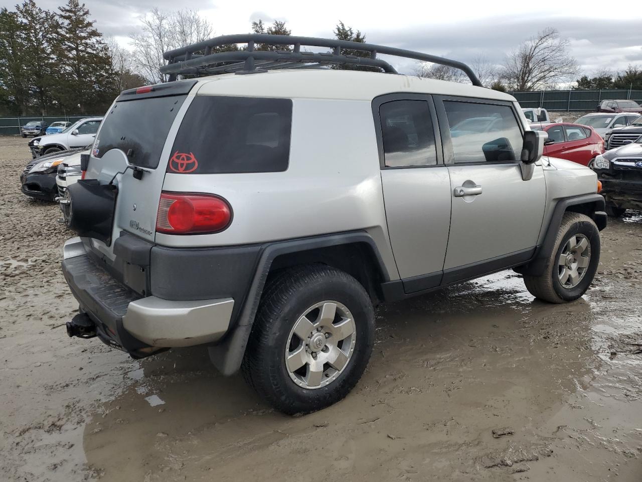 Photo 2 VIN: JTEBU11F770059476 - TOYOTA FJ CRUISER 