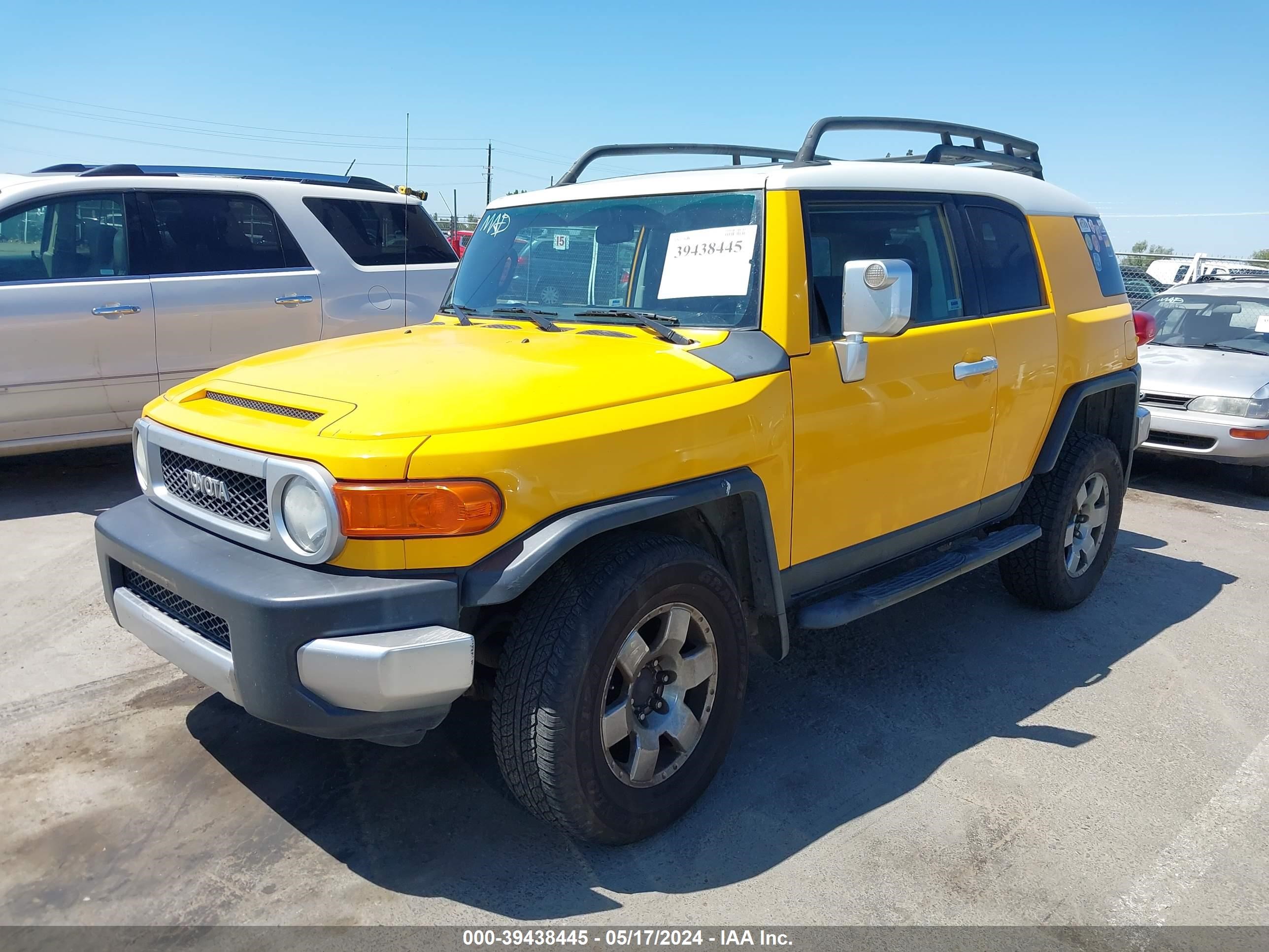 Photo 1 VIN: JTEBU11F770064239 - TOYOTA FJ CRUISER 