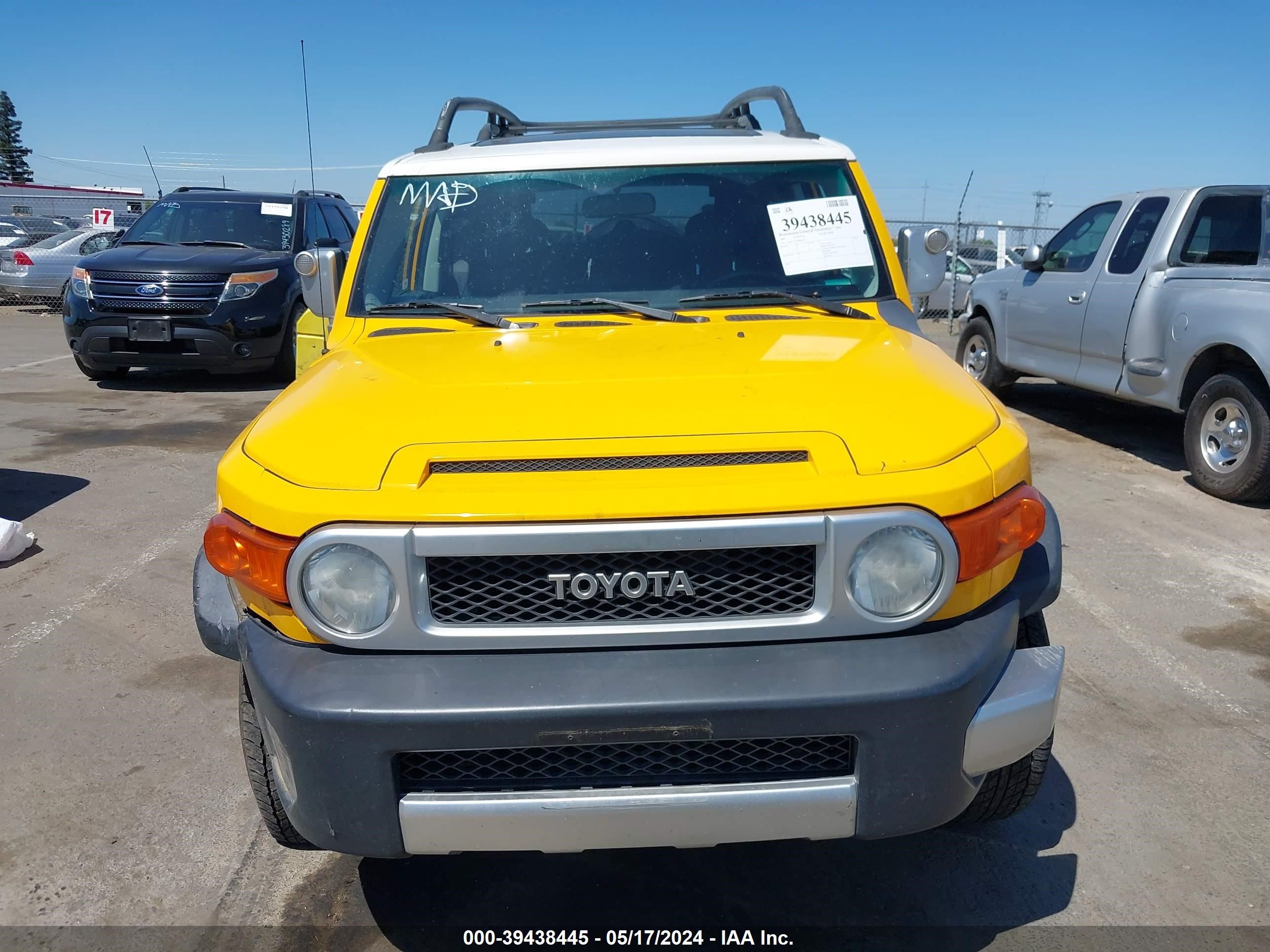 Photo 11 VIN: JTEBU11F770064239 - TOYOTA FJ CRUISER 