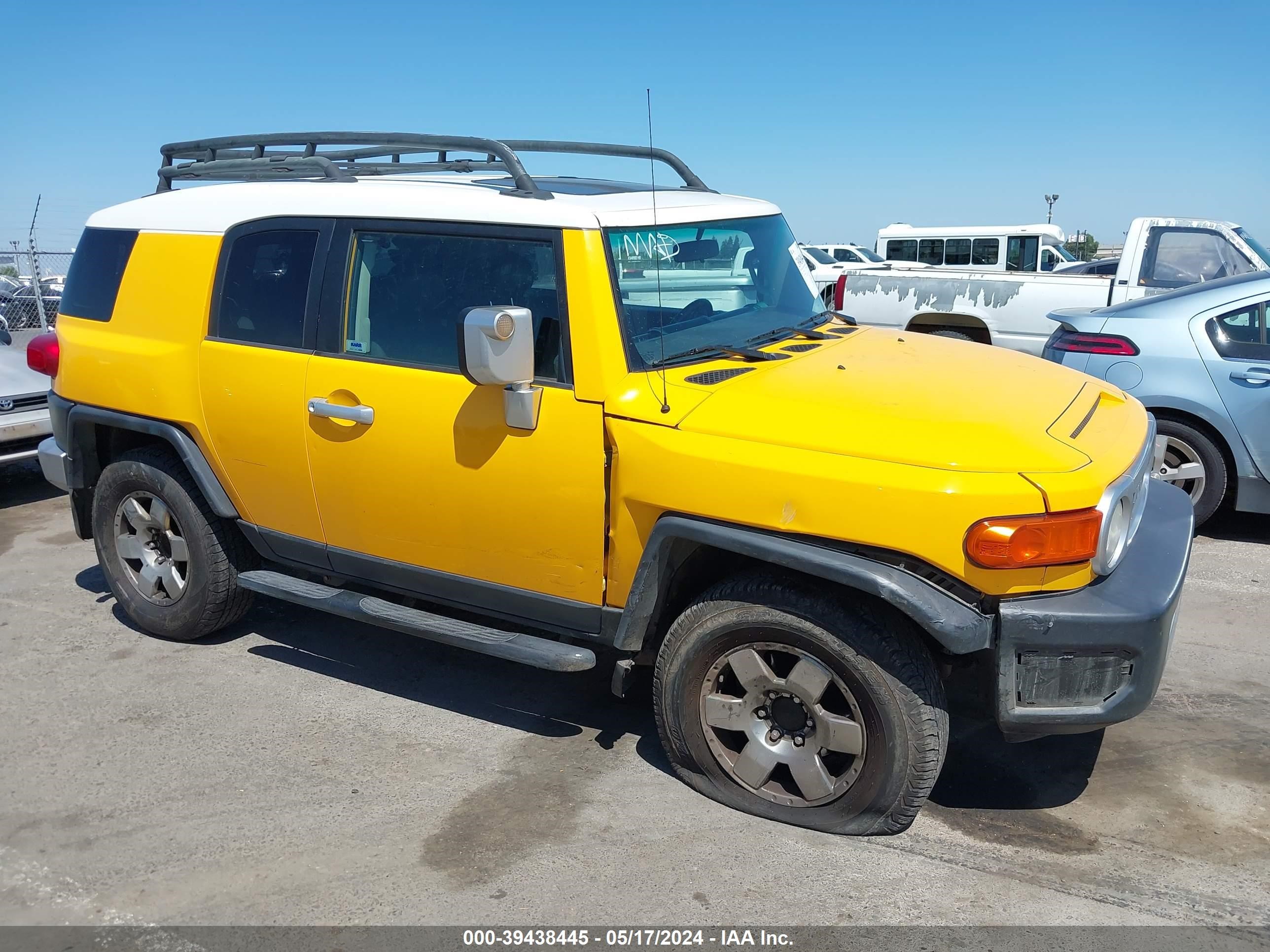 Photo 12 VIN: JTEBU11F770064239 - TOYOTA FJ CRUISER 