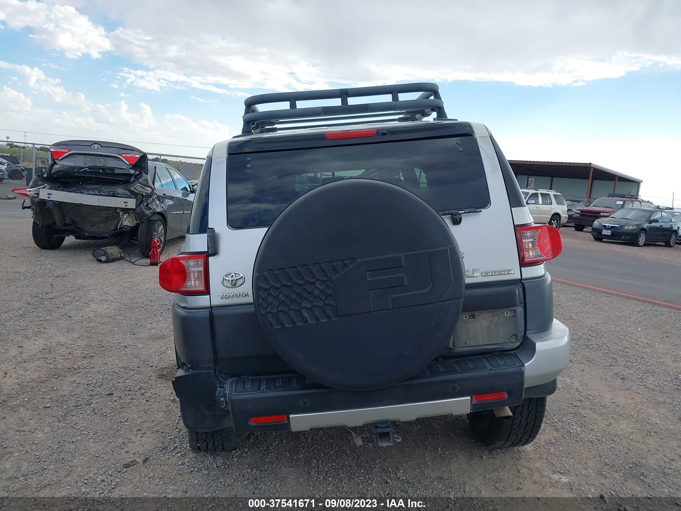 Photo 15 VIN: JTEBU11F78K029674 - TOYOTA FJ CRUISER 