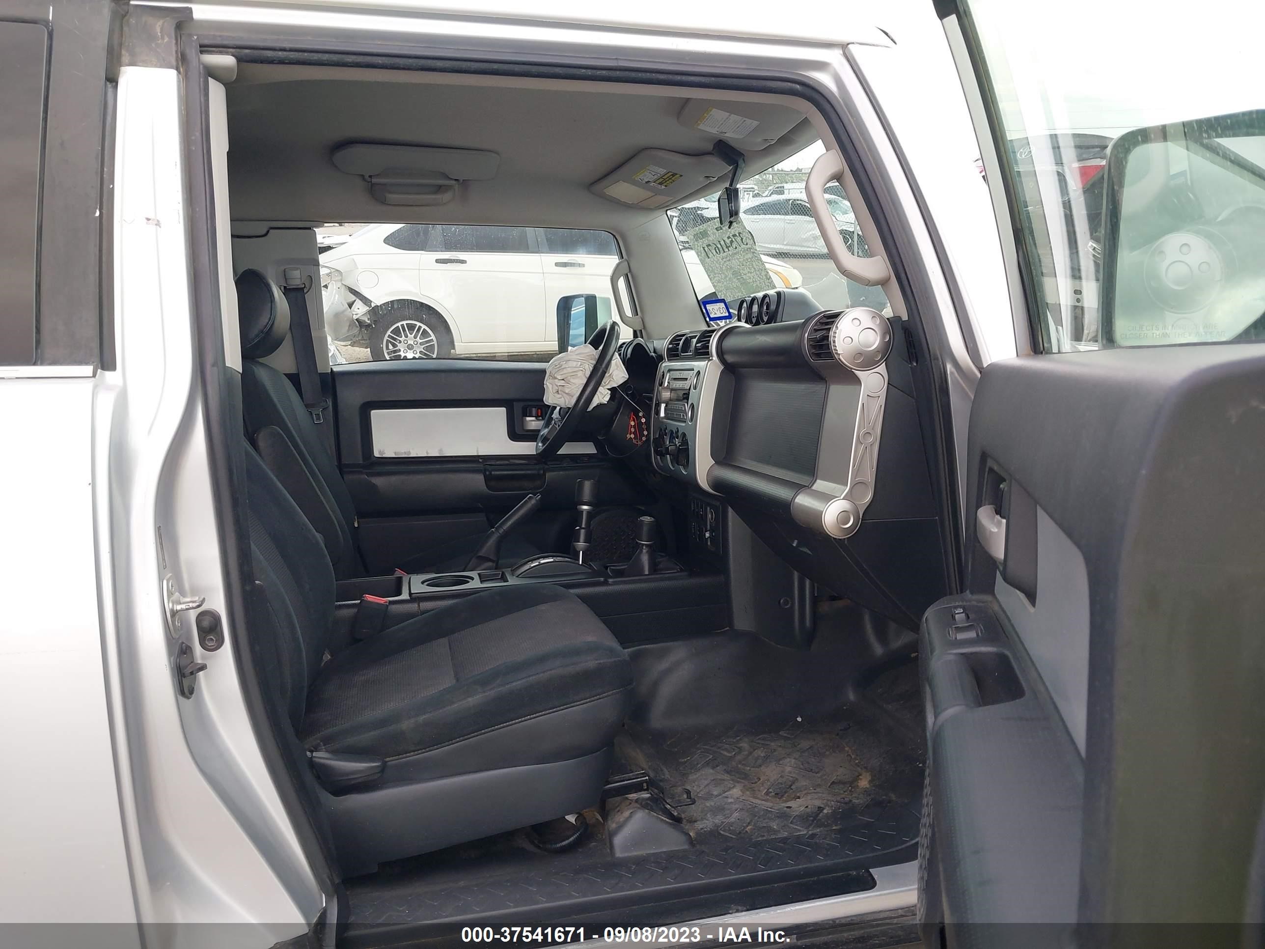 Photo 4 VIN: JTEBU11F78K029674 - TOYOTA FJ CRUISER 