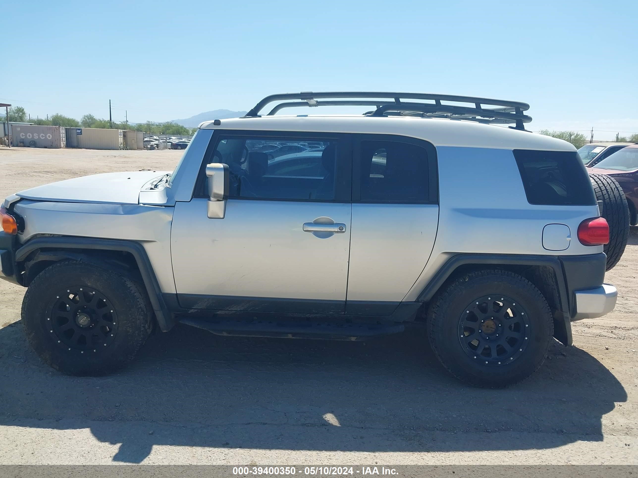 Photo 13 VIN: JTEBU11F870012182 - TOYOTA FJ CRUISER 