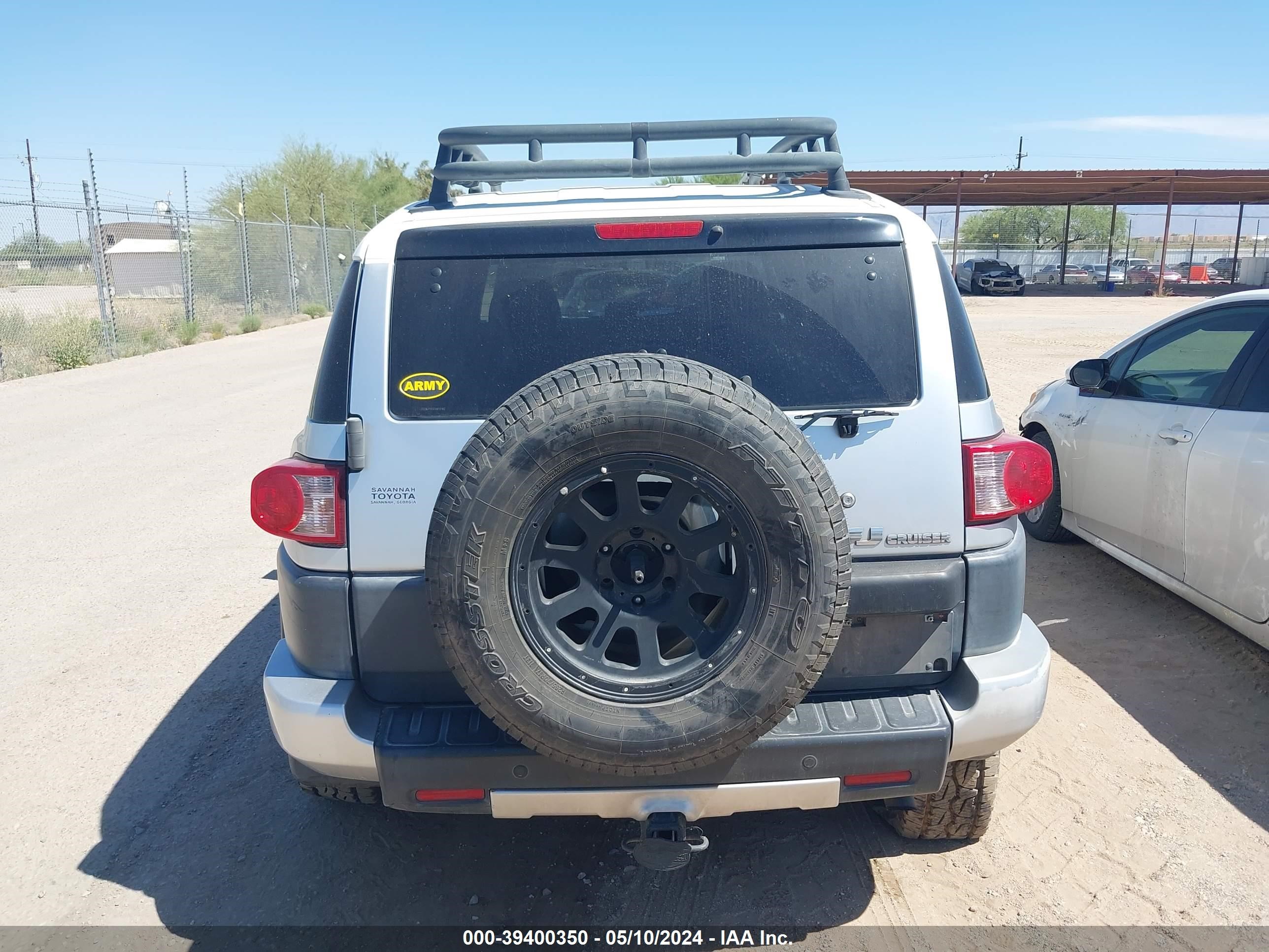 Photo 15 VIN: JTEBU11F870012182 - TOYOTA FJ CRUISER 