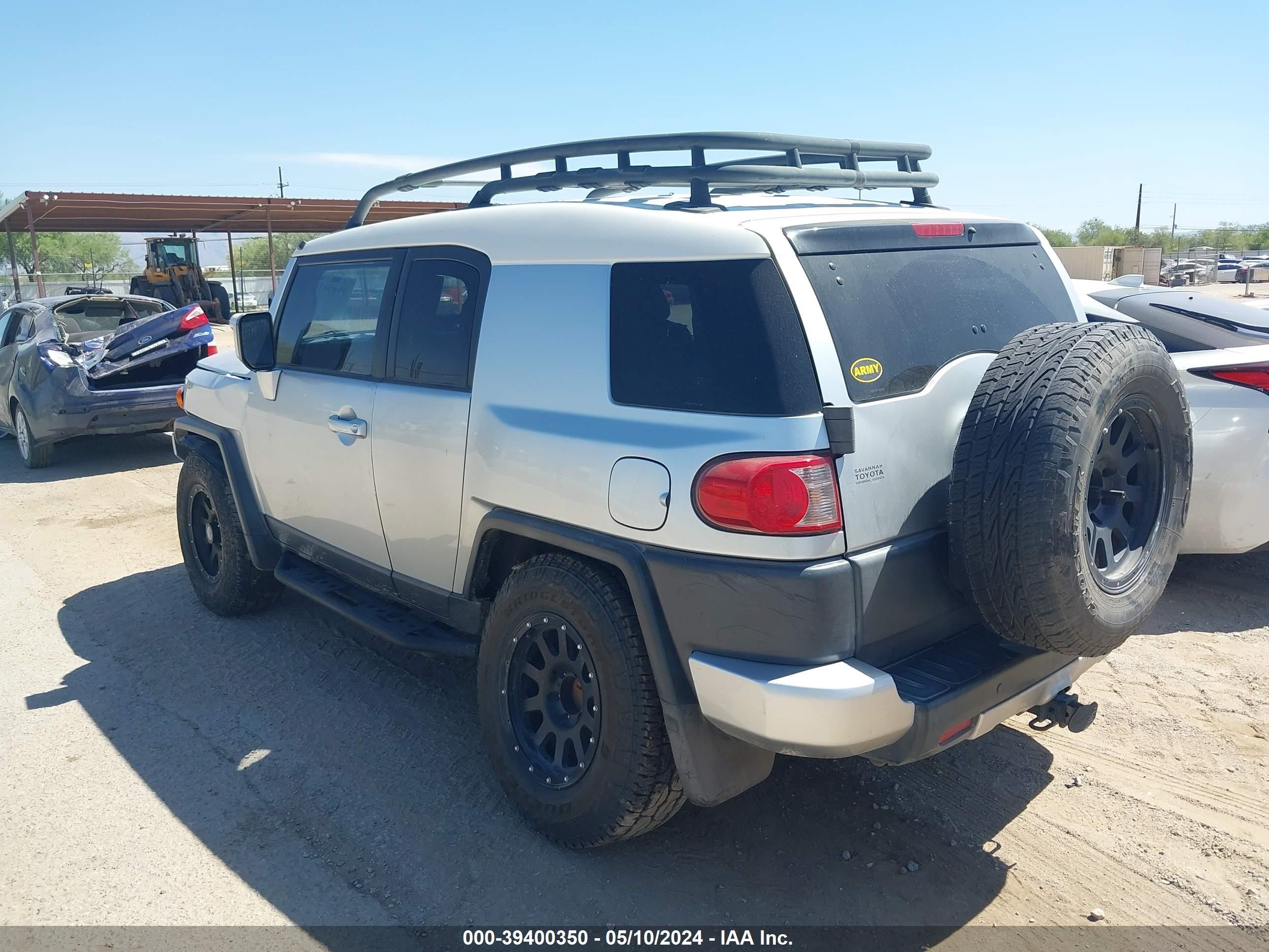 Photo 2 VIN: JTEBU11F870012182 - TOYOTA FJ CRUISER 