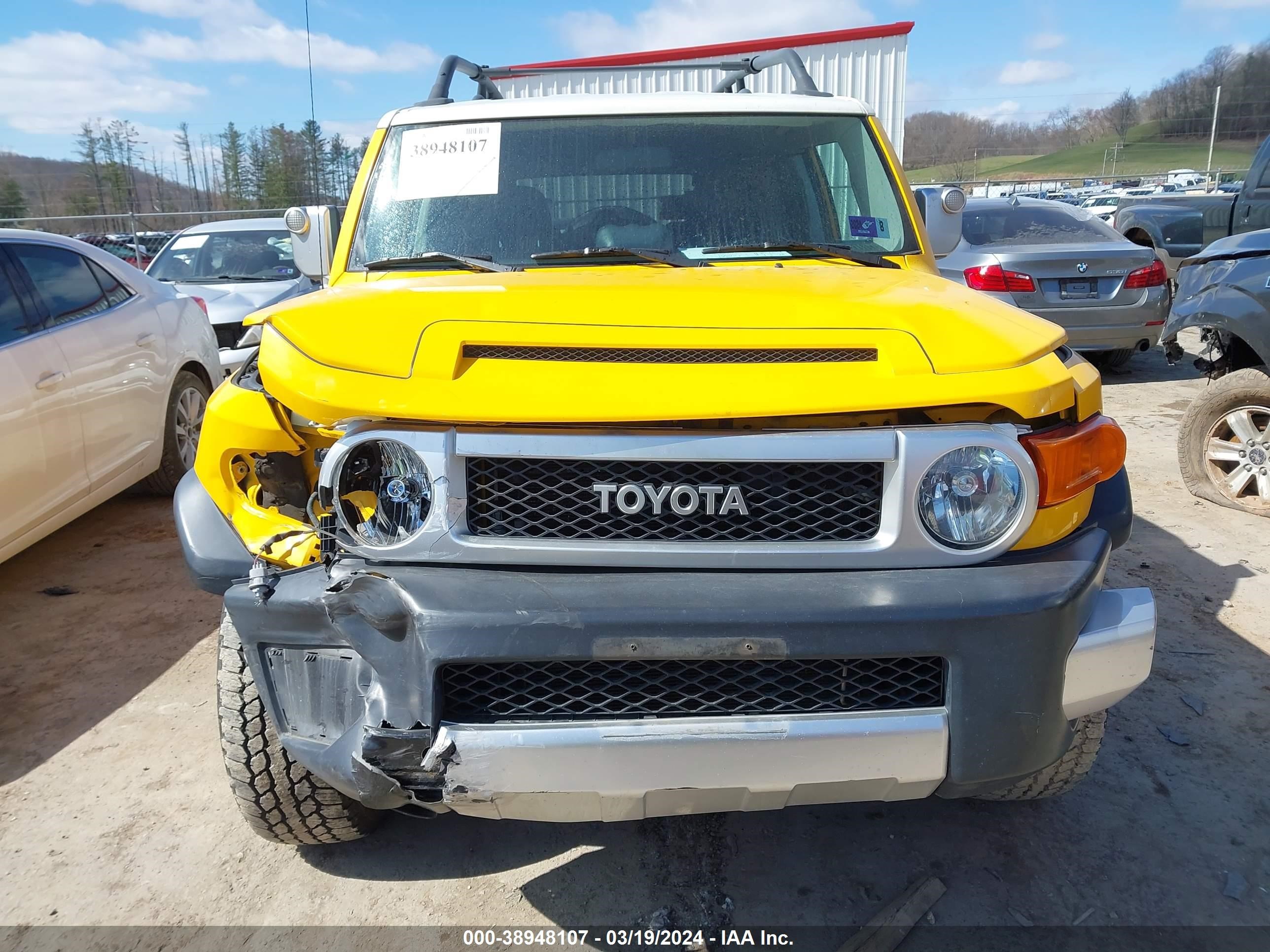 Photo 5 VIN: JTEBU11F870021352 - TOYOTA FJ CRUISER 