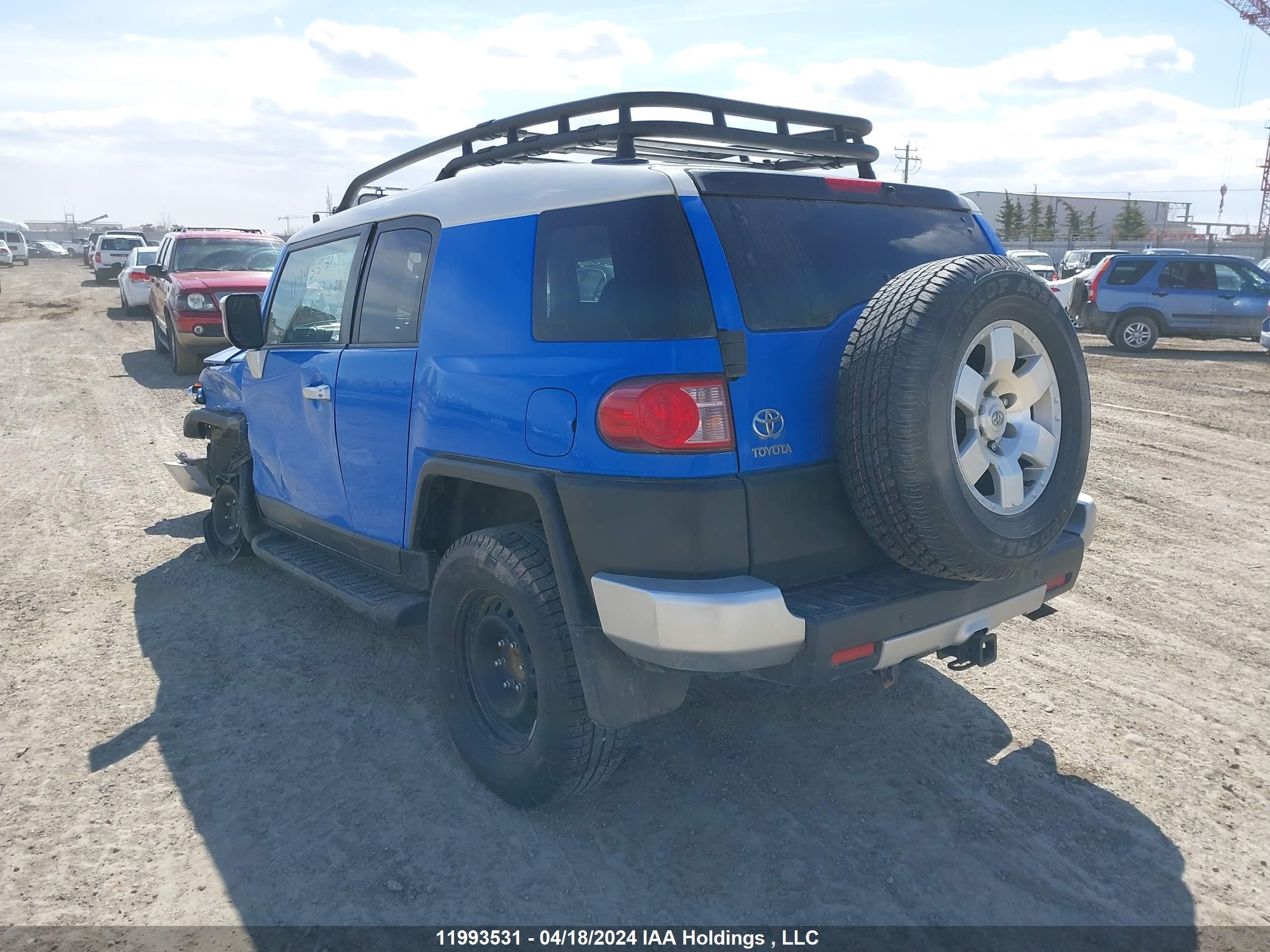 Photo 2 VIN: JTEBU11F870068686 - TOYOTA FJ CRUISER 