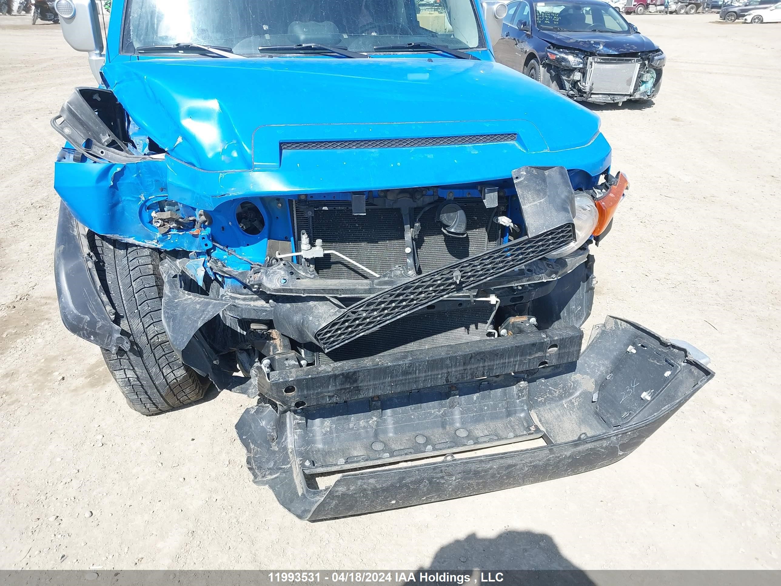 Photo 5 VIN: JTEBU11F870068686 - TOYOTA FJ CRUISER 