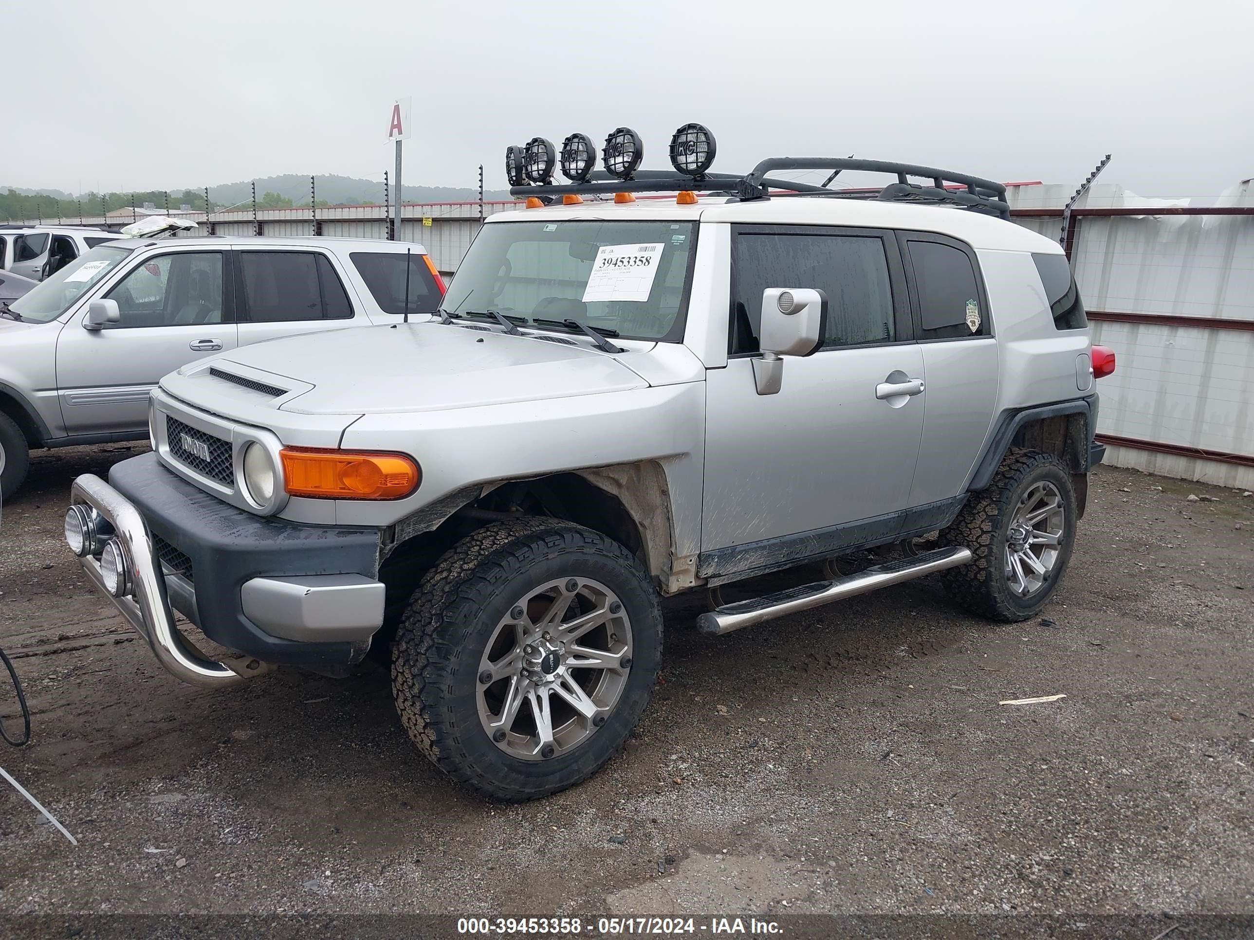 Photo 1 VIN: JTEBU11F870088131 - TOYOTA FJ CRUISER 