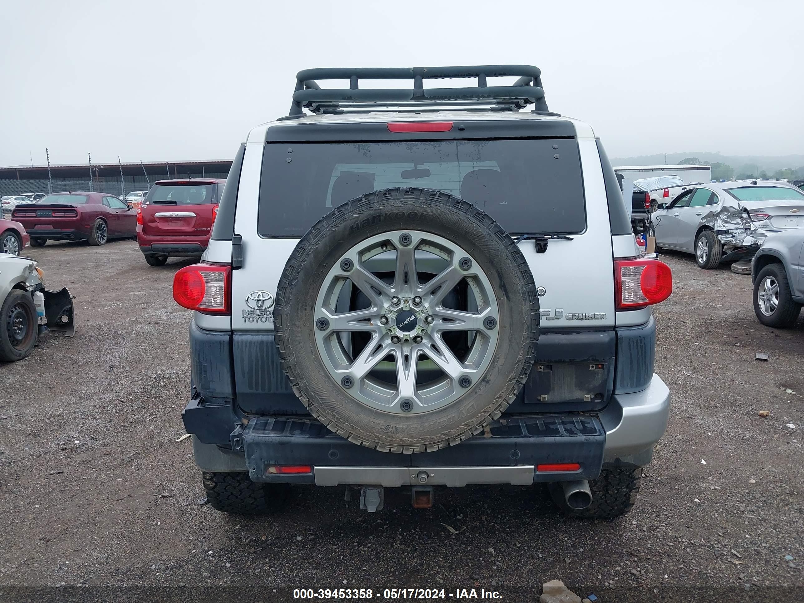 Photo 15 VIN: JTEBU11F870088131 - TOYOTA FJ CRUISER 