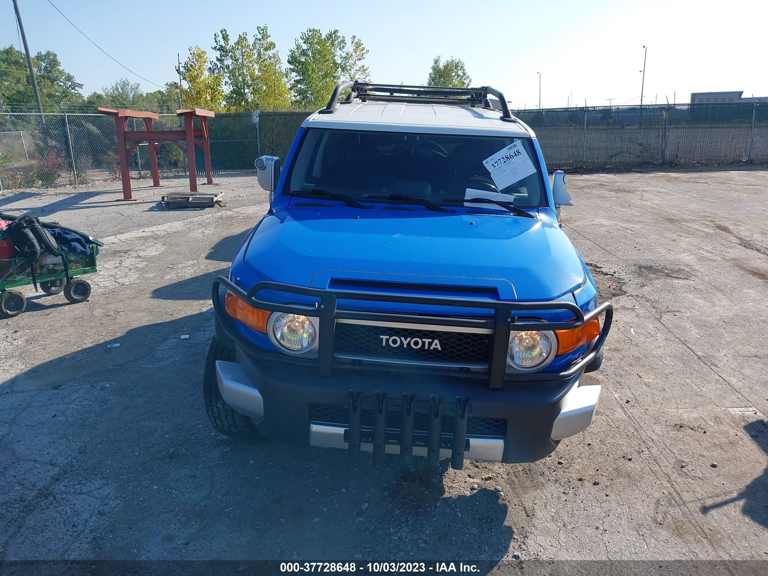 Photo 12 VIN: JTEBU11F870100309 - TOYOTA FJ CRUISER 