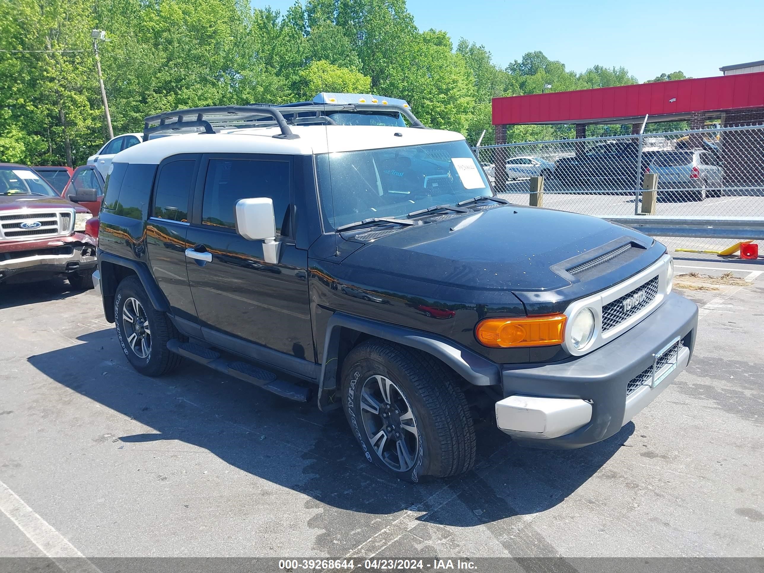 Photo 0 VIN: JTEBU11F970013387 - TOYOTA FJ CRUISER 