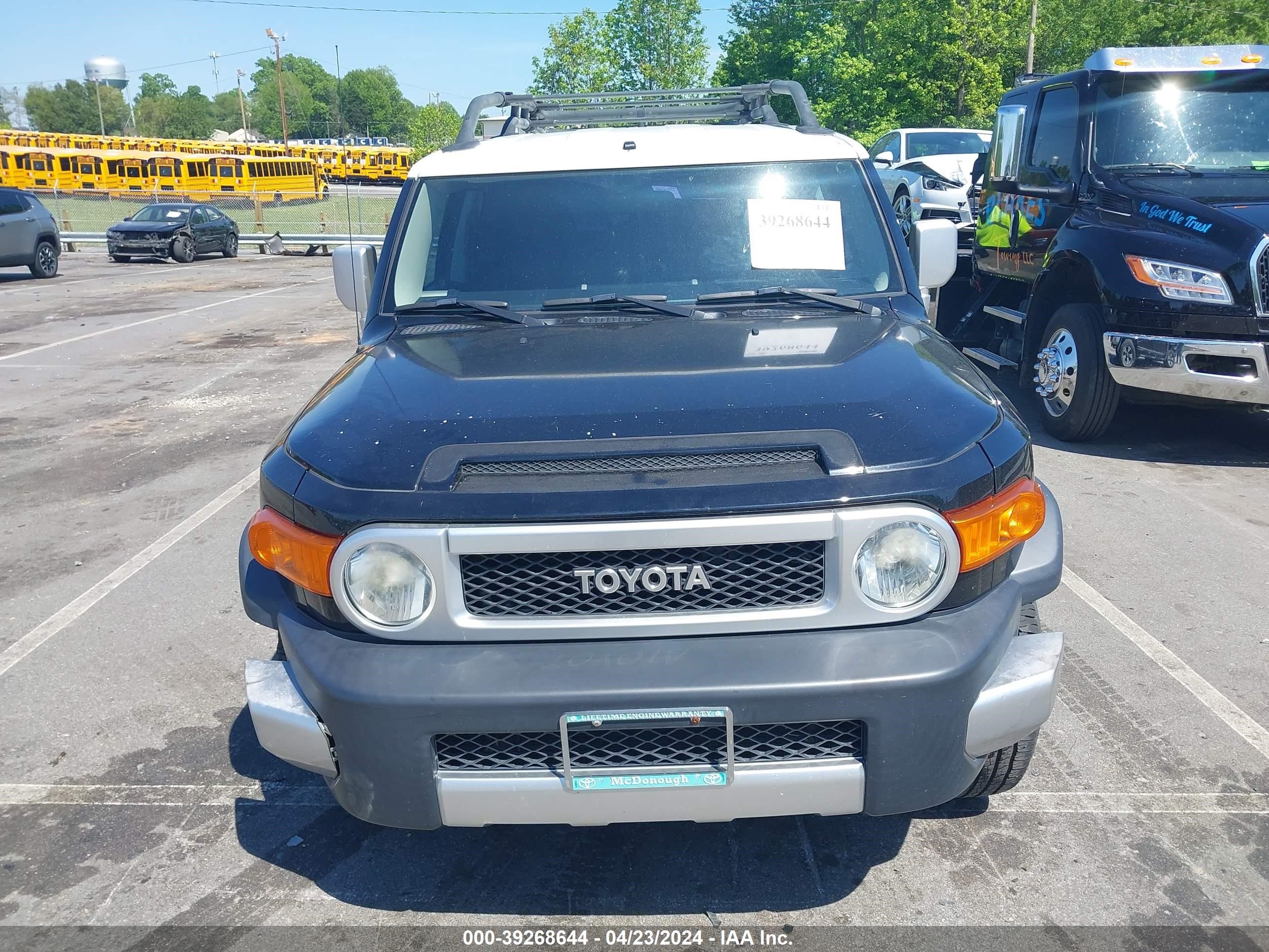 Photo 11 VIN: JTEBU11F970013387 - TOYOTA FJ CRUISER 