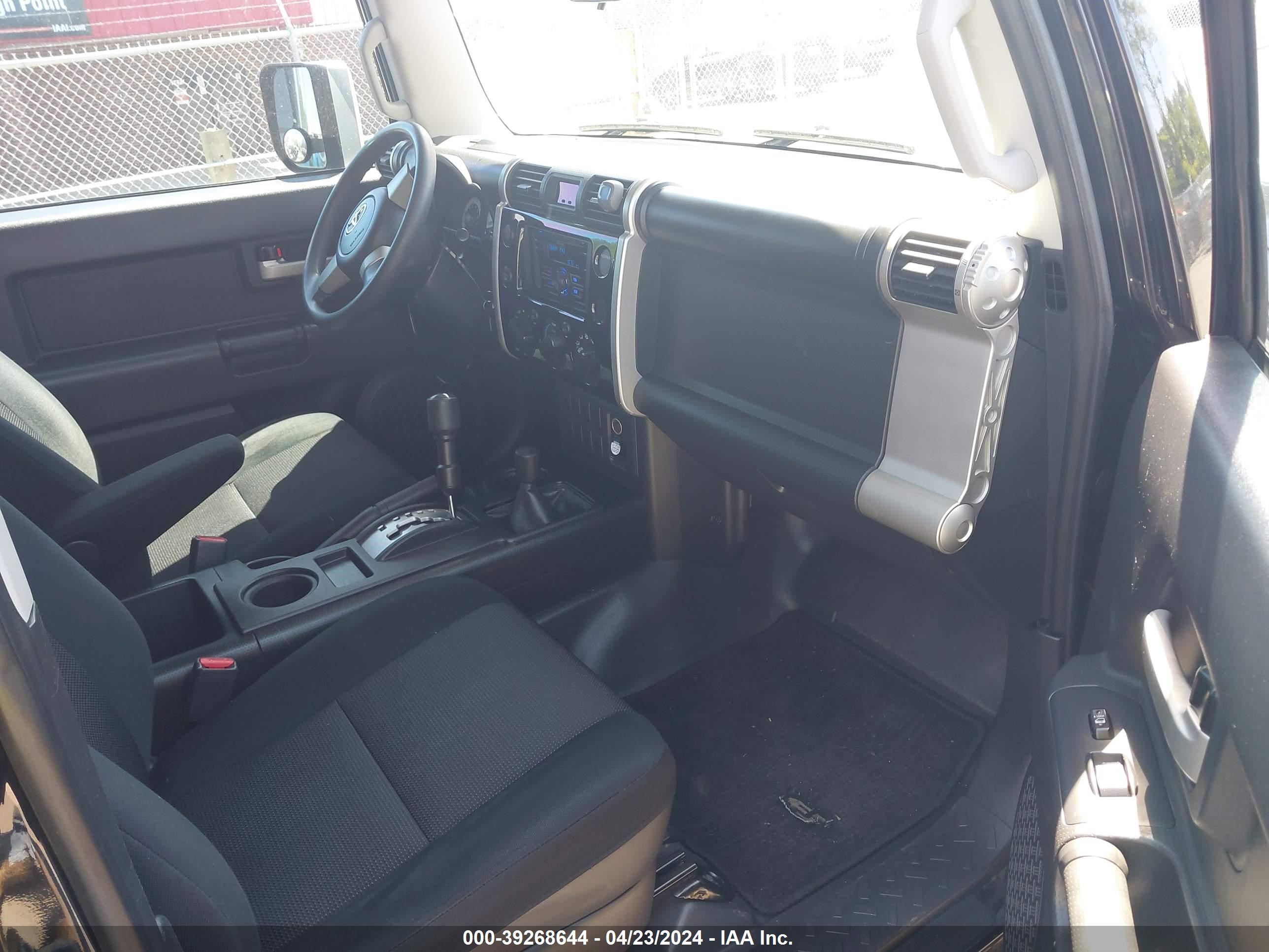 Photo 4 VIN: JTEBU11F970013387 - TOYOTA FJ CRUISER 