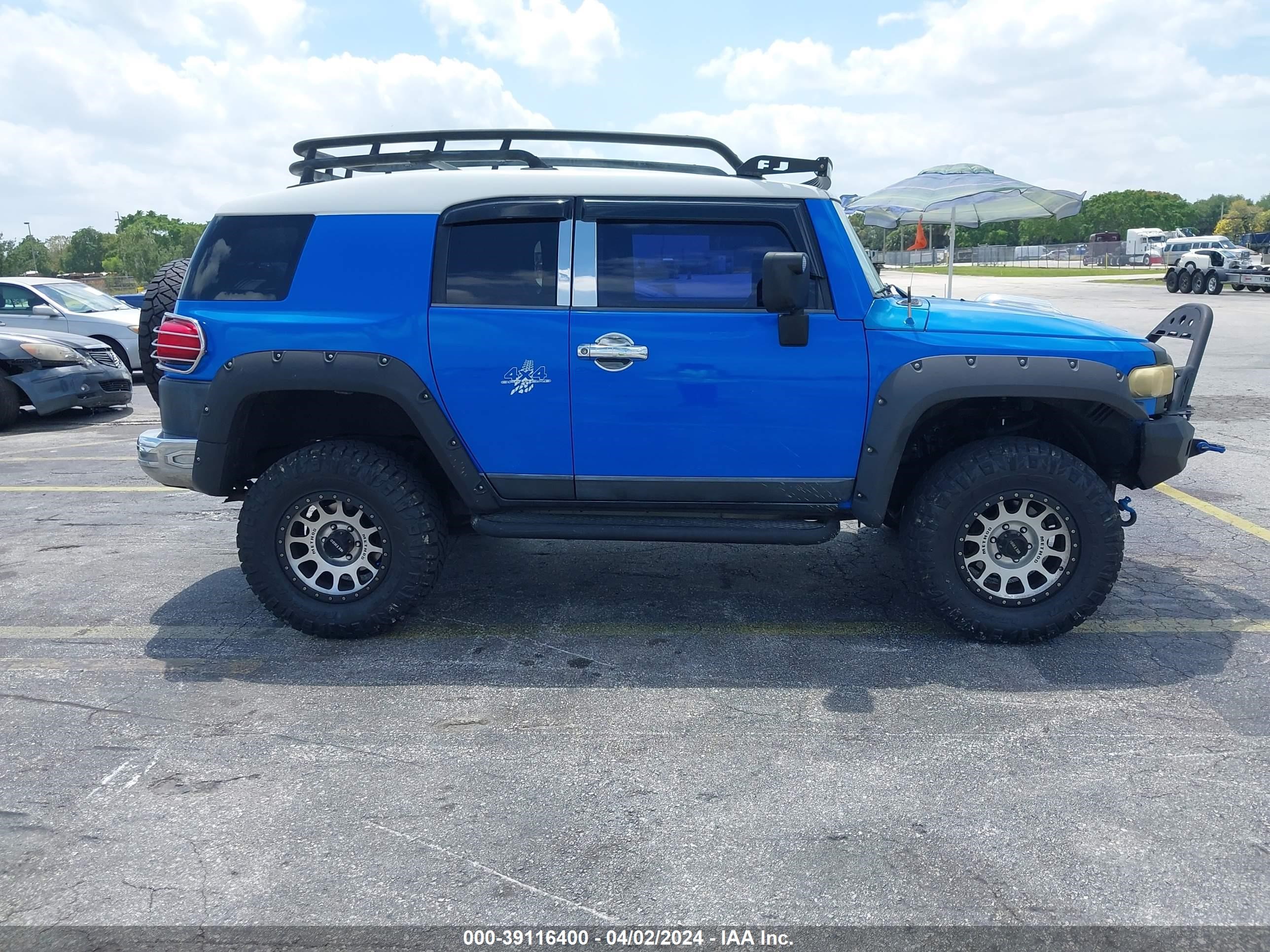 Photo 12 VIN: JTEBU11F970042789 - TOYOTA FJ CRUISER 