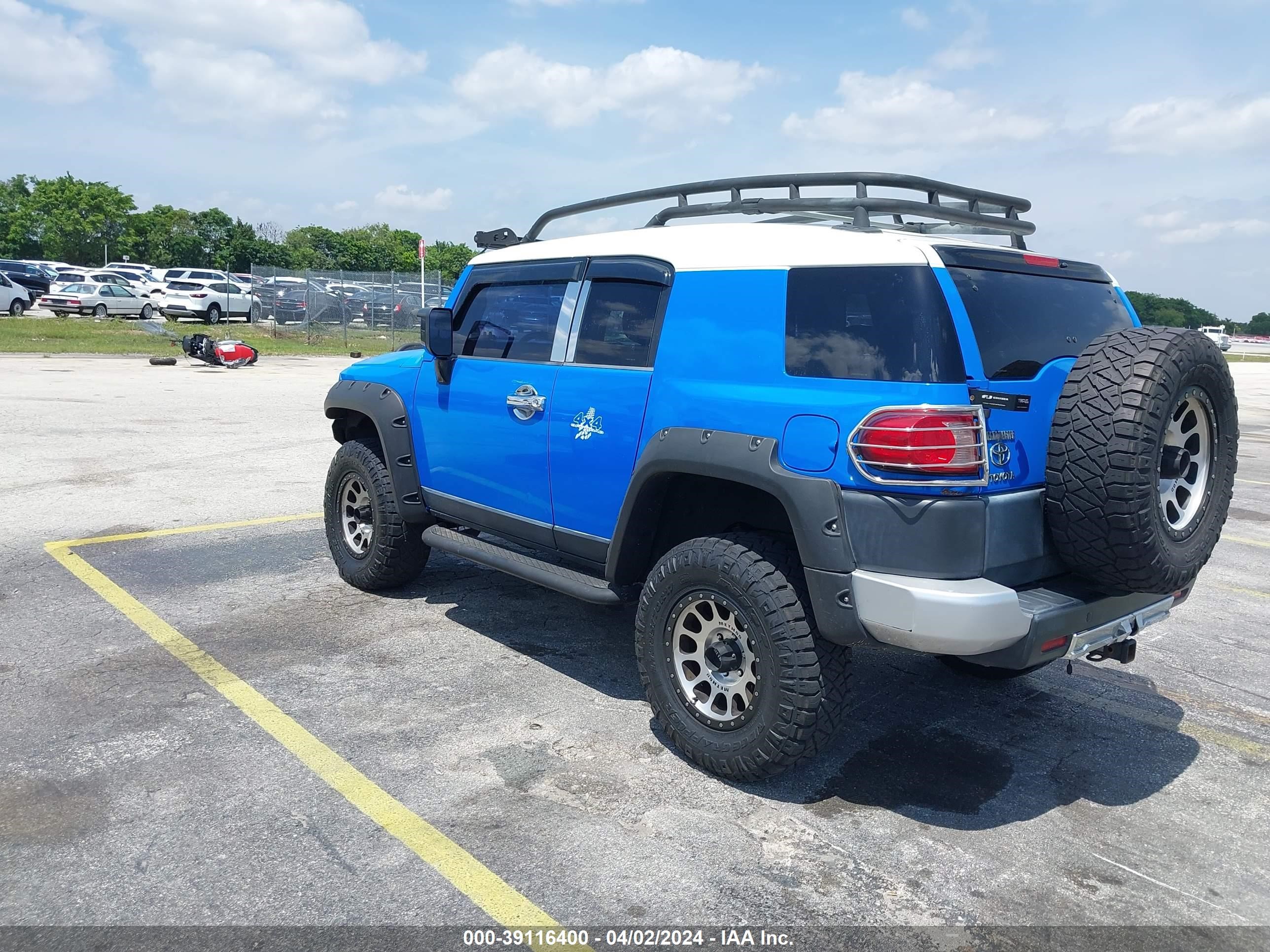 Photo 2 VIN: JTEBU11F970042789 - TOYOTA FJ CRUISER 