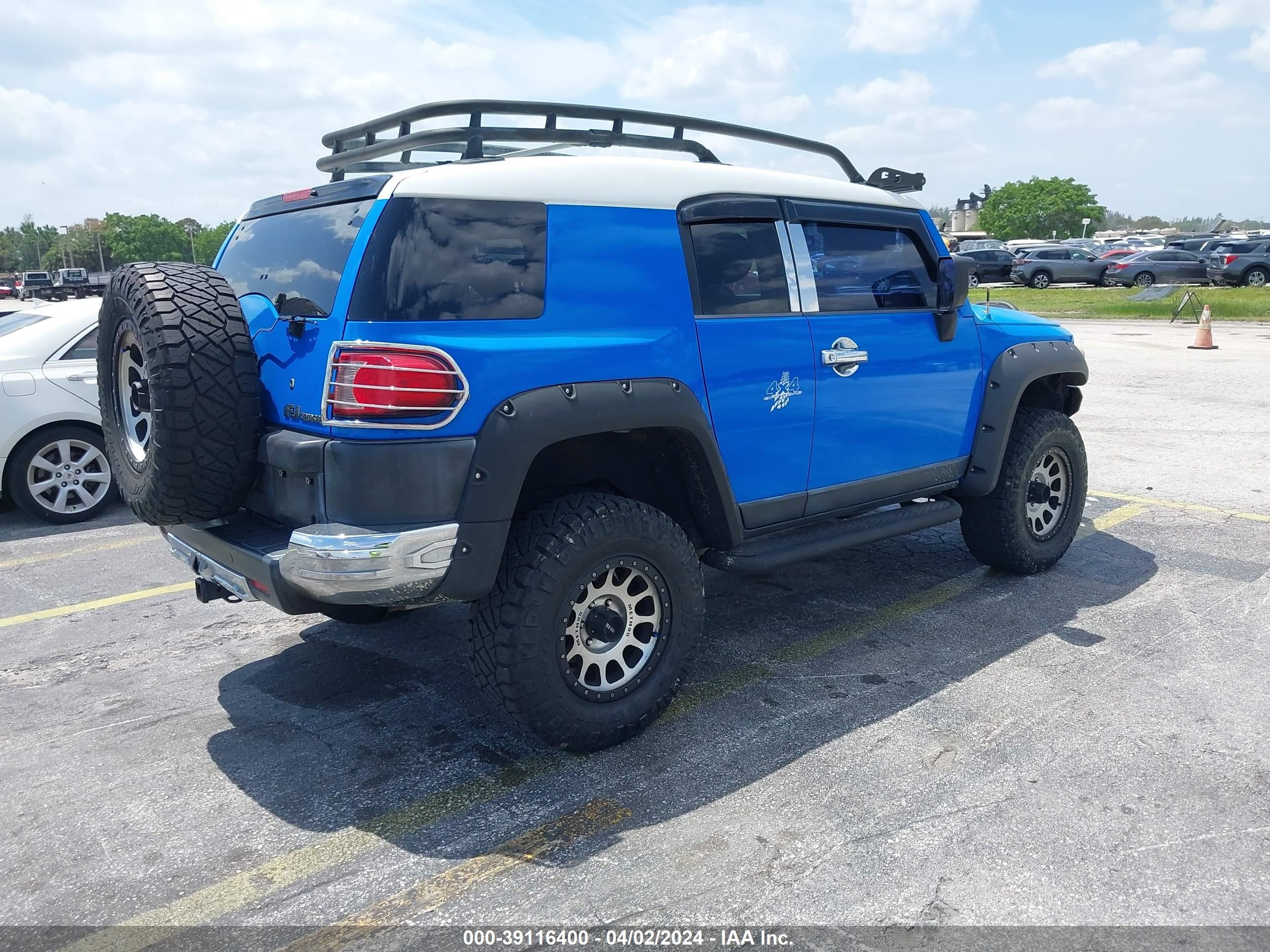 Photo 3 VIN: JTEBU11F970042789 - TOYOTA FJ CRUISER 