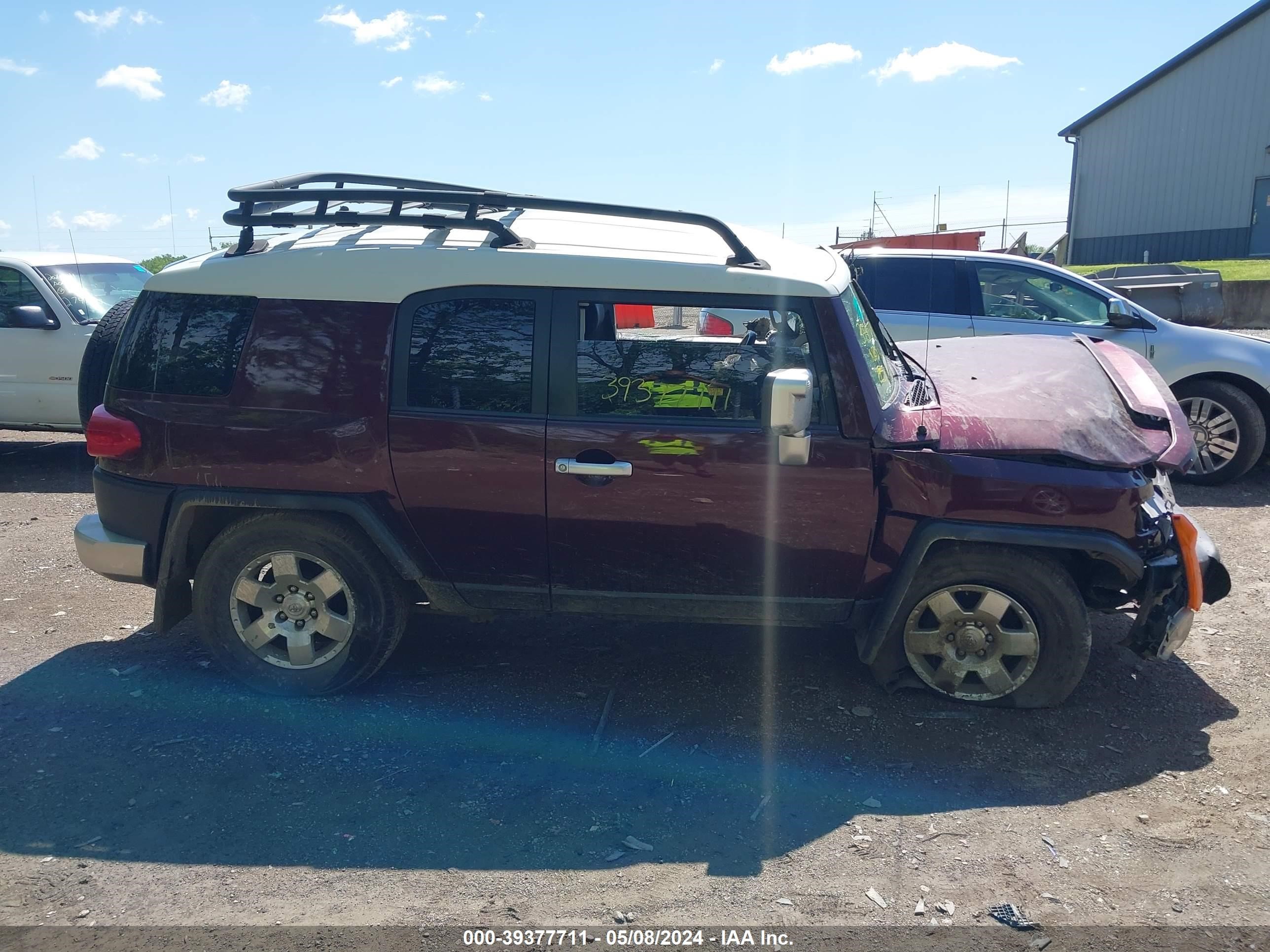 Photo 12 VIN: JTEBU11F970061116 - TOYOTA FJ CRUISER 