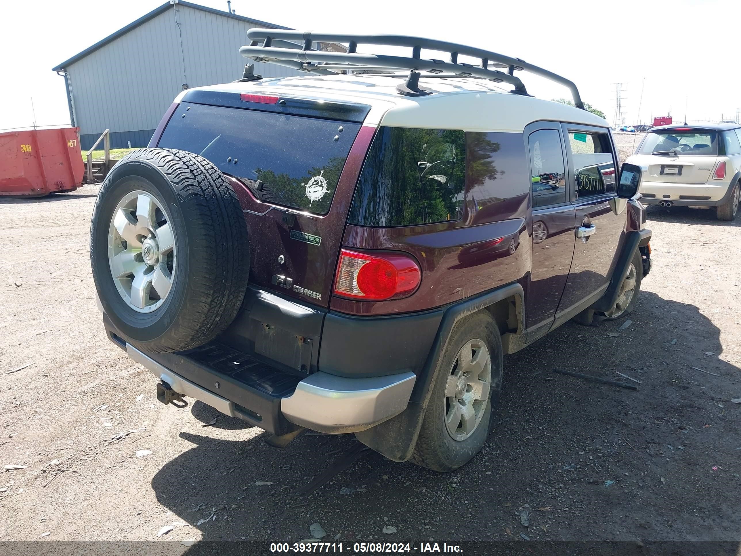 Photo 3 VIN: JTEBU11F970061116 - TOYOTA FJ CRUISER 