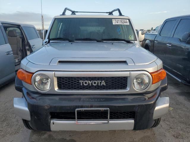 Photo 4 VIN: JTEBU11FX70013432 - TOYOTA FJ CRUISER 