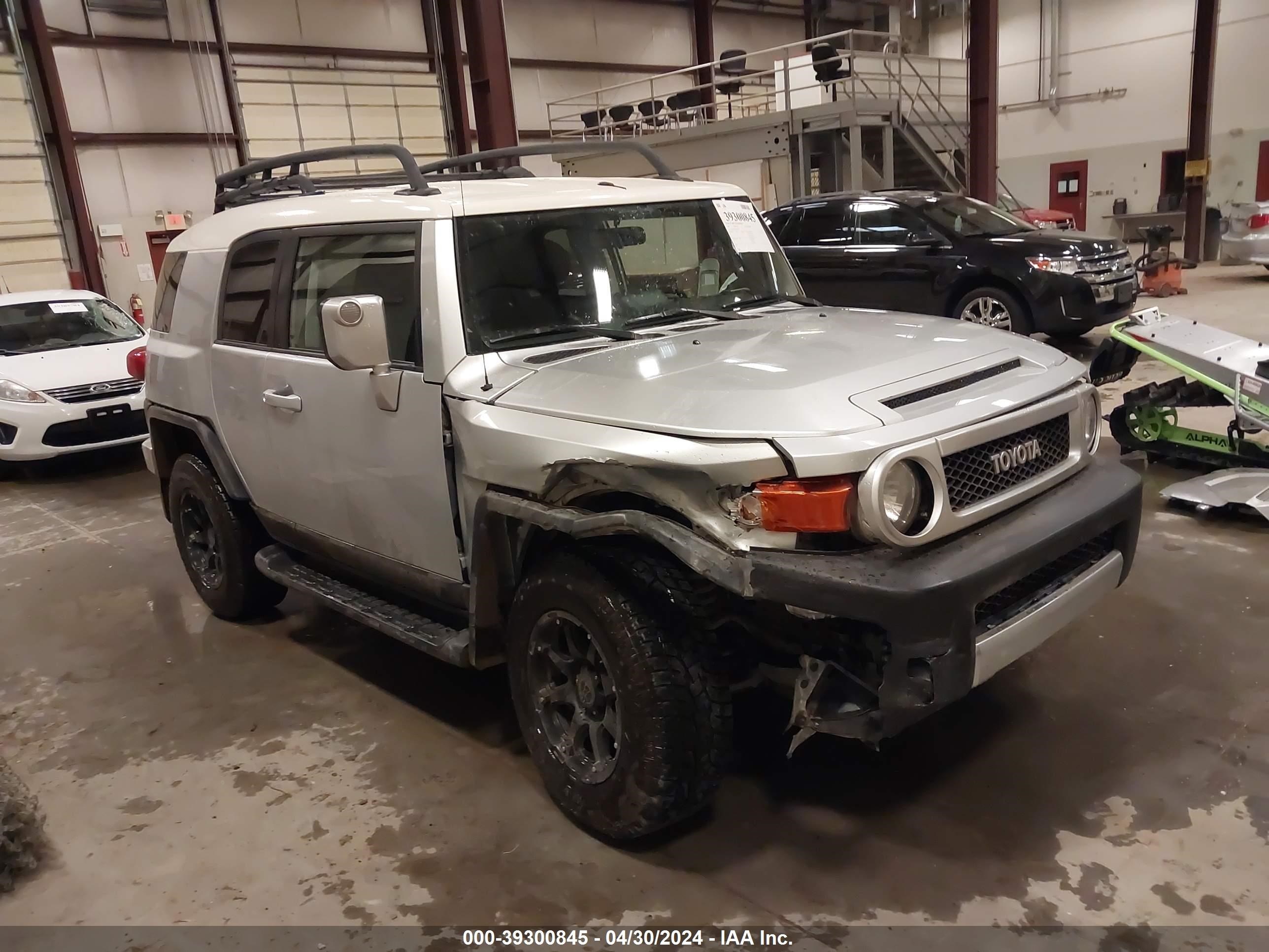 Photo 0 VIN: JTEBU11FX70022325 - TOYOTA FJ CRUISER 