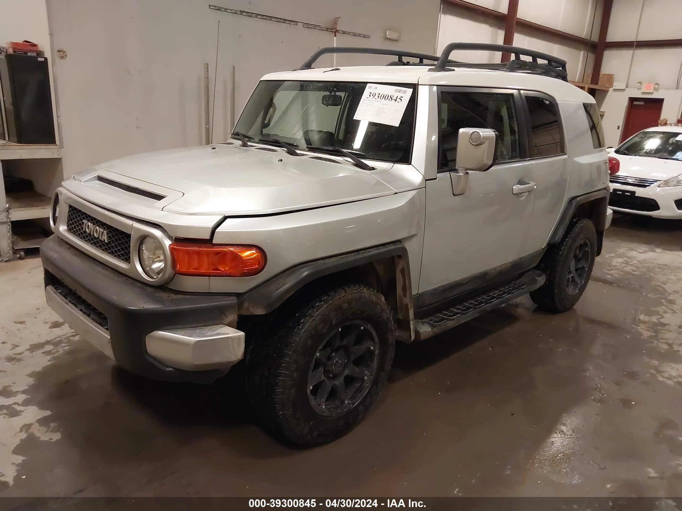 Photo 1 VIN: JTEBU11FX70022325 - TOYOTA FJ CRUISER 