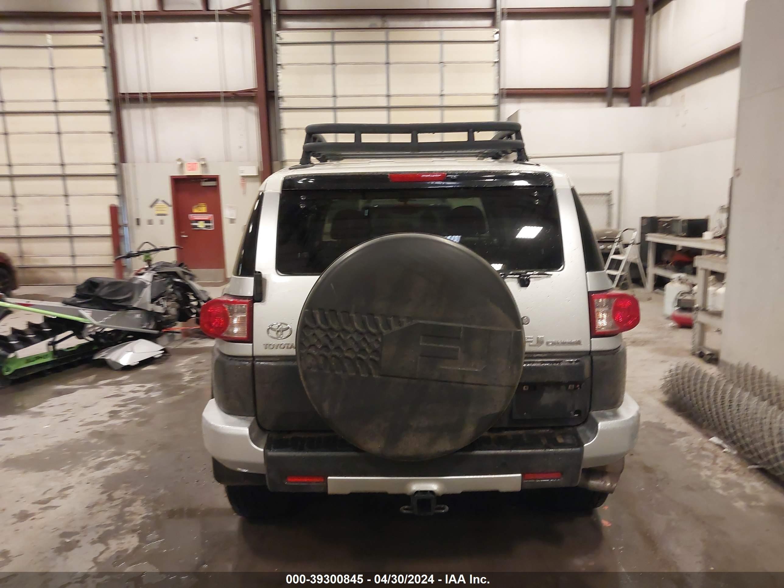 Photo 15 VIN: JTEBU11FX70022325 - TOYOTA FJ CRUISER 