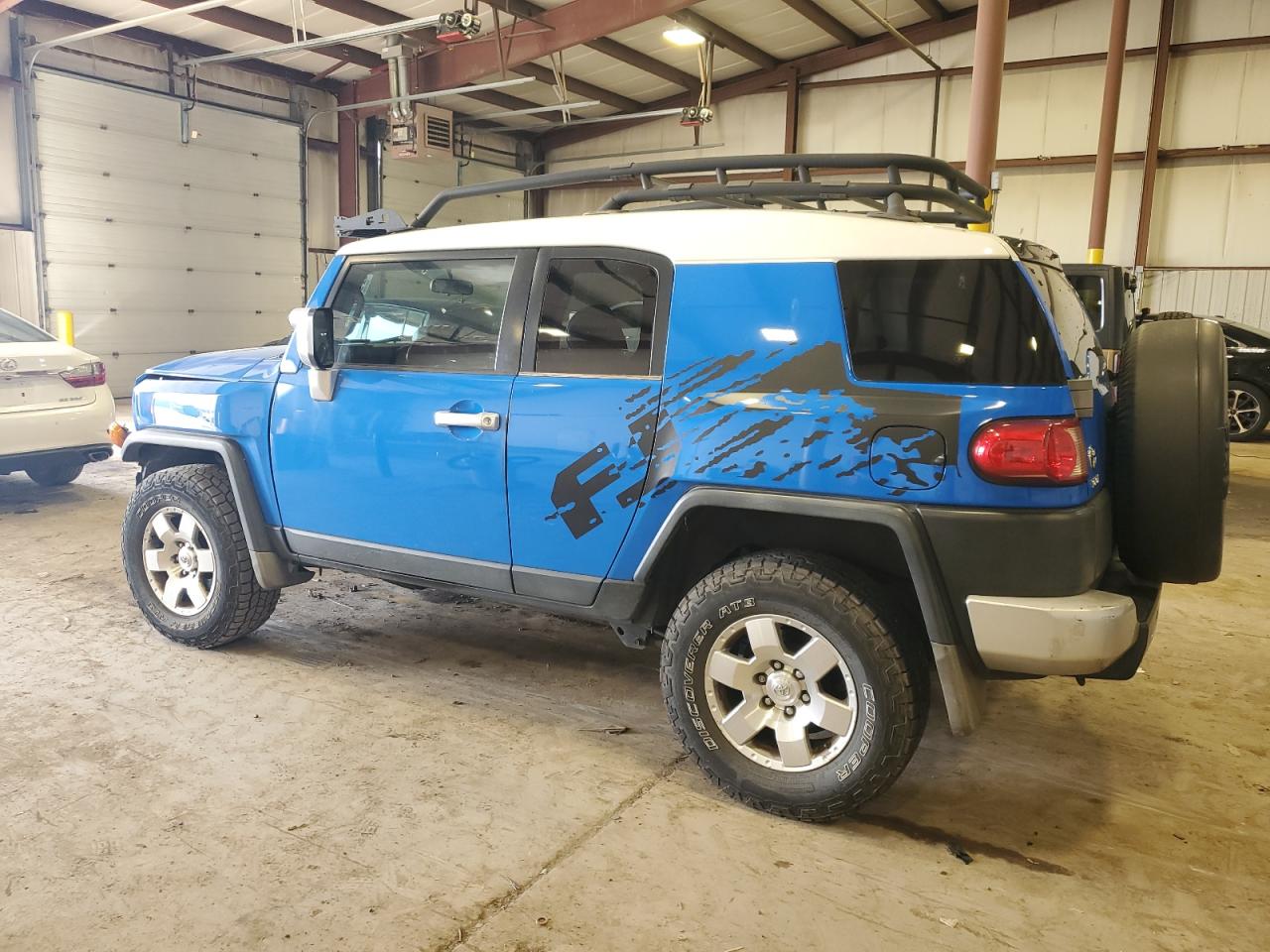 Photo 1 VIN: JTEBU11FX70027198 - TOYOTA FJ CRUISER 