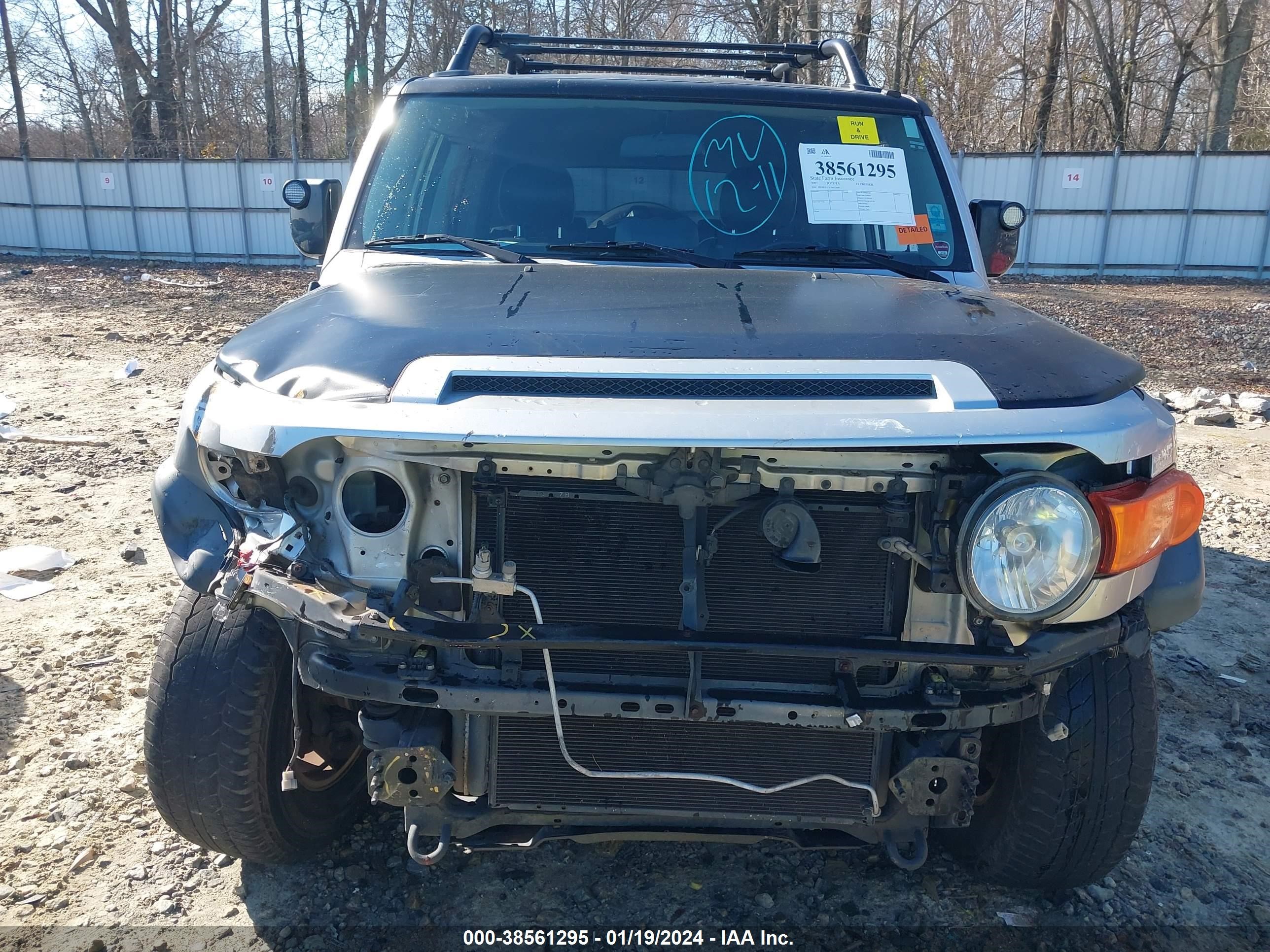 Photo 13 VIN: JTEBU11FX70033681 - TOYOTA FJ CRUISER 