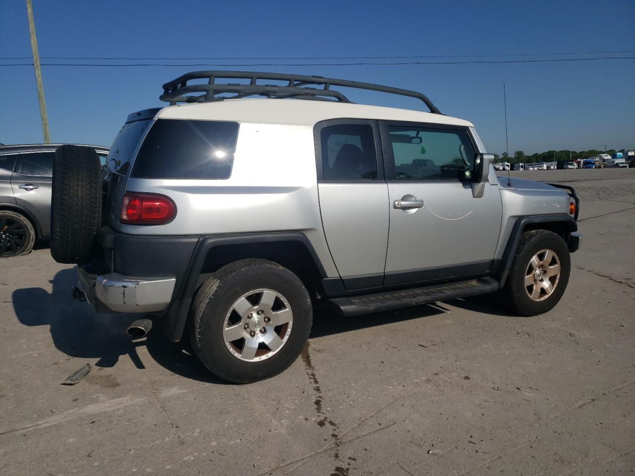 Photo 2 VIN: JTEBU11FX70073114 - TOYOTA FJ CRUISER 