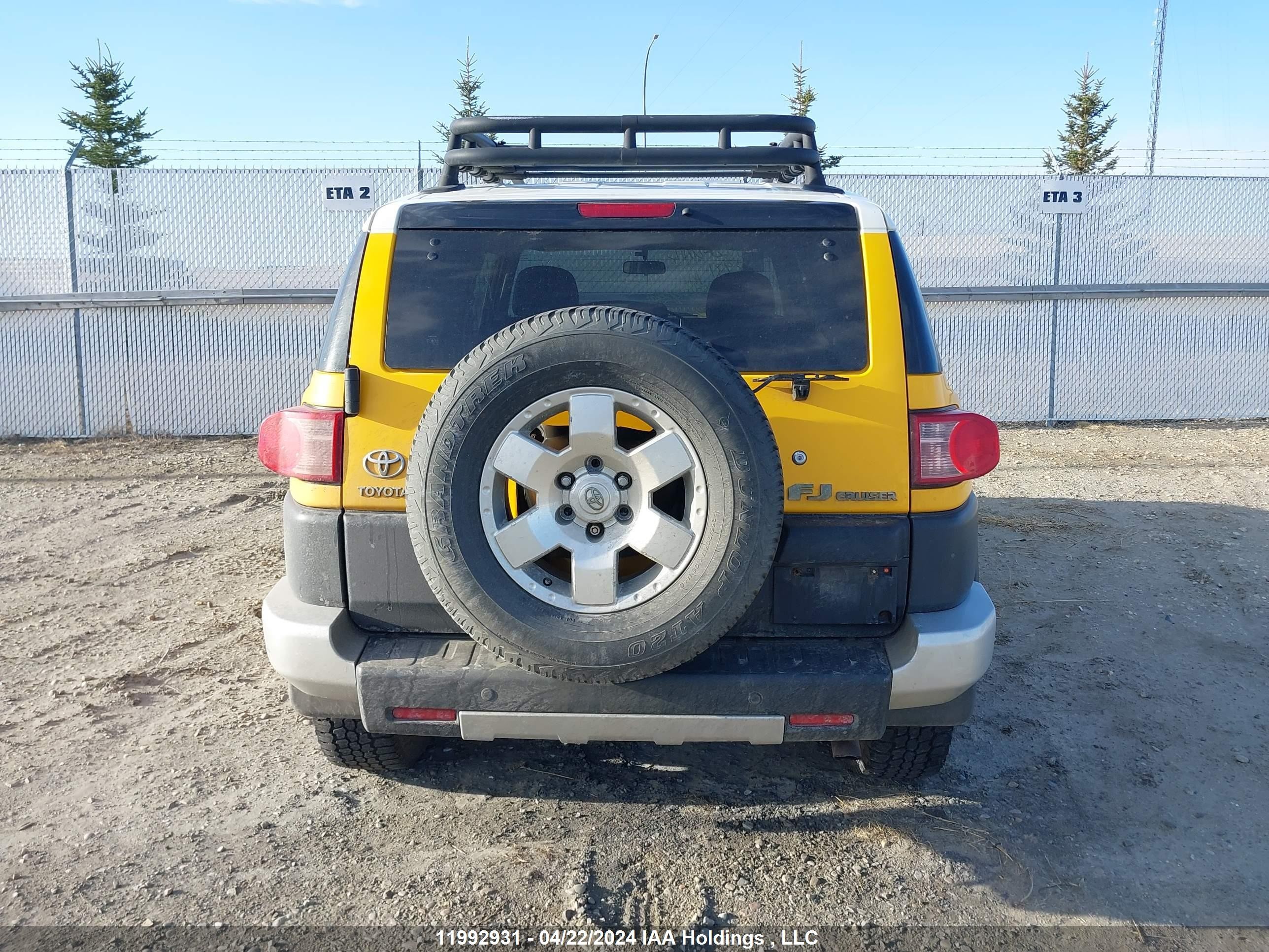 Photo 15 VIN: JTEBU11FX70085313 - TOYOTA FJ CRUISER 