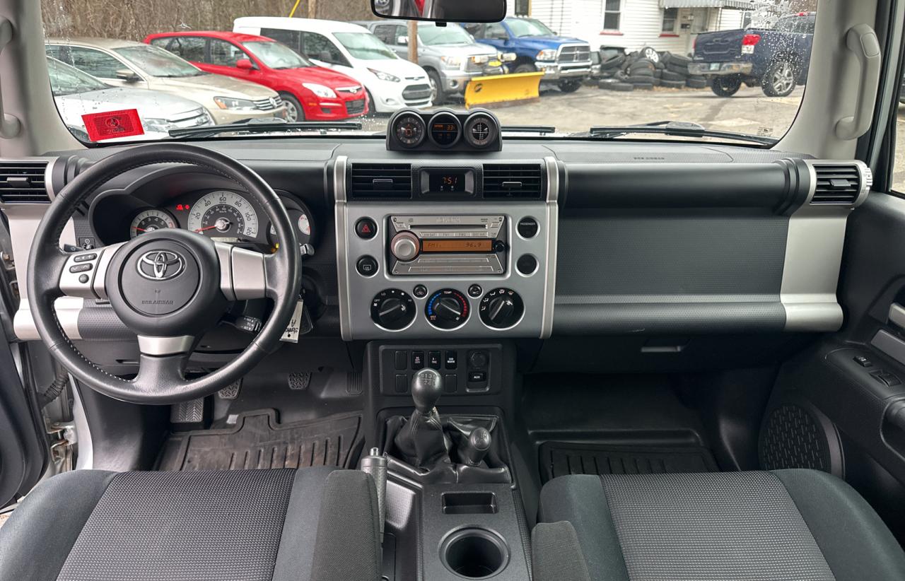 Photo 8 VIN: JTEBU11FX70088695 - TOYOTA FJ CRUISER 