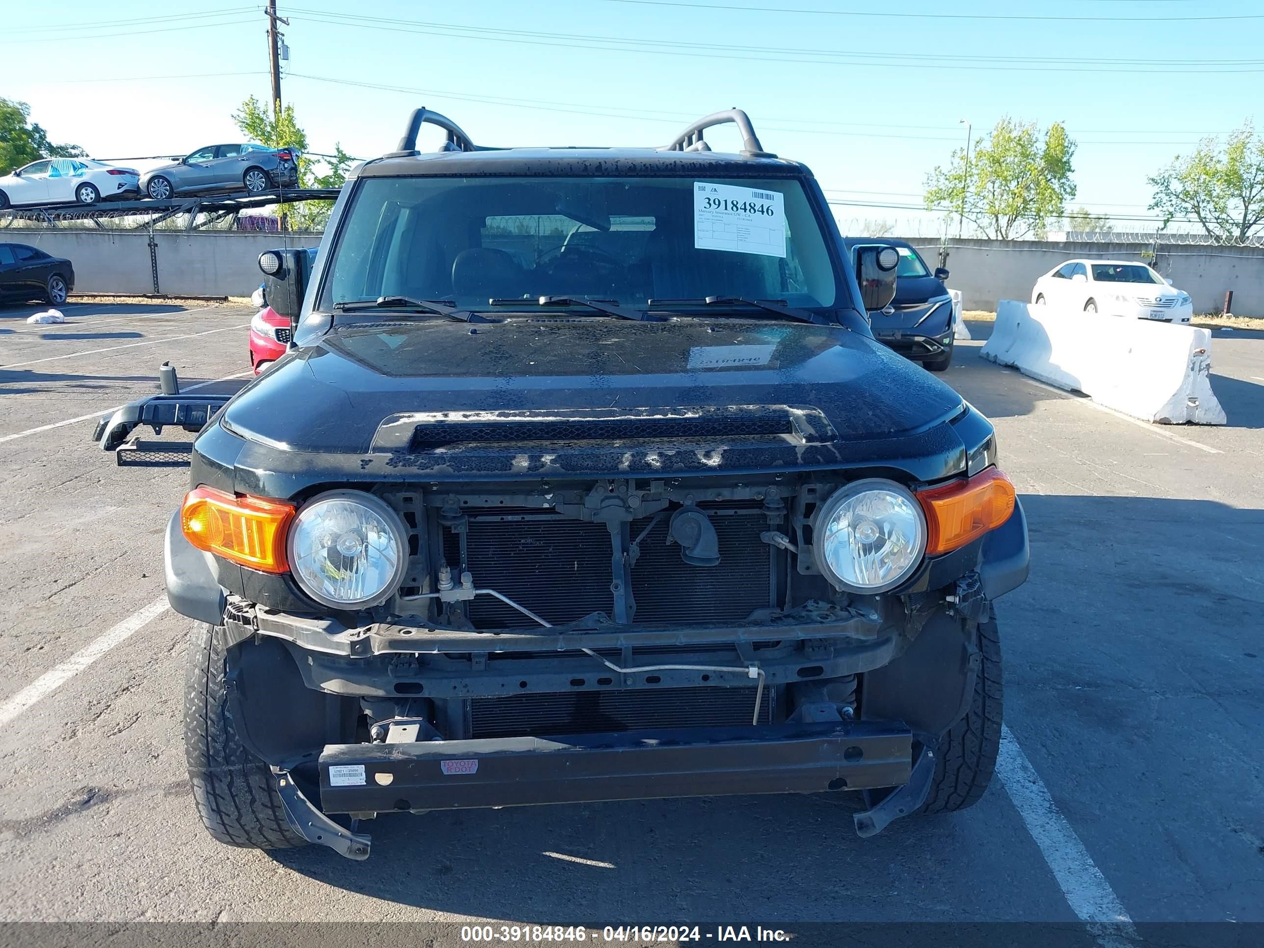 Photo 12 VIN: JTEBU11FX70098496 - TOYOTA FJ CRUISER 