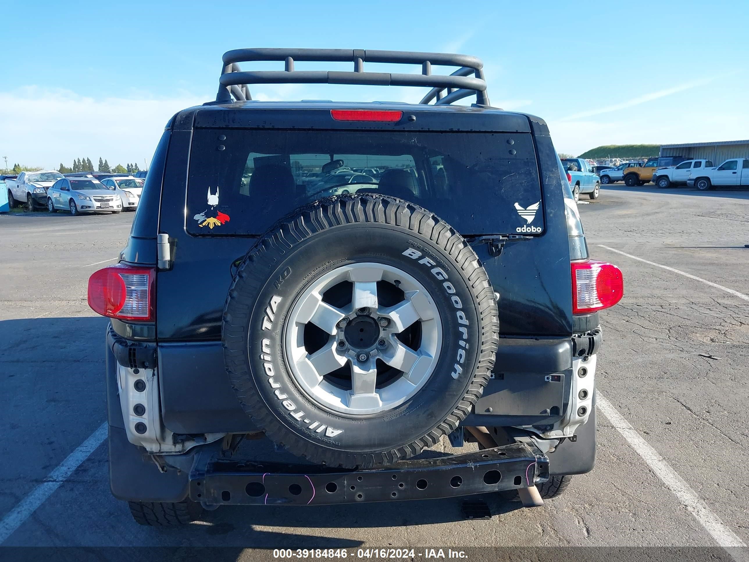 Photo 16 VIN: JTEBU11FX70098496 - TOYOTA FJ CRUISER 