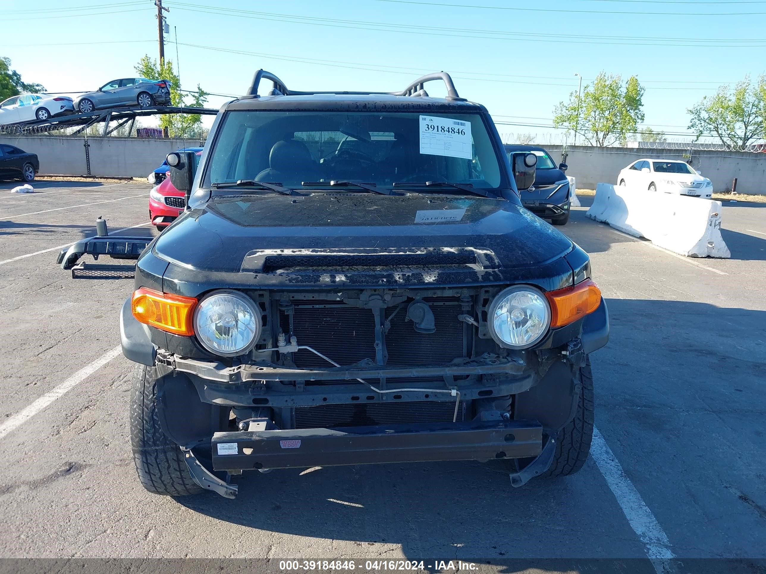 Photo 17 VIN: JTEBU11FX70098496 - TOYOTA FJ CRUISER 