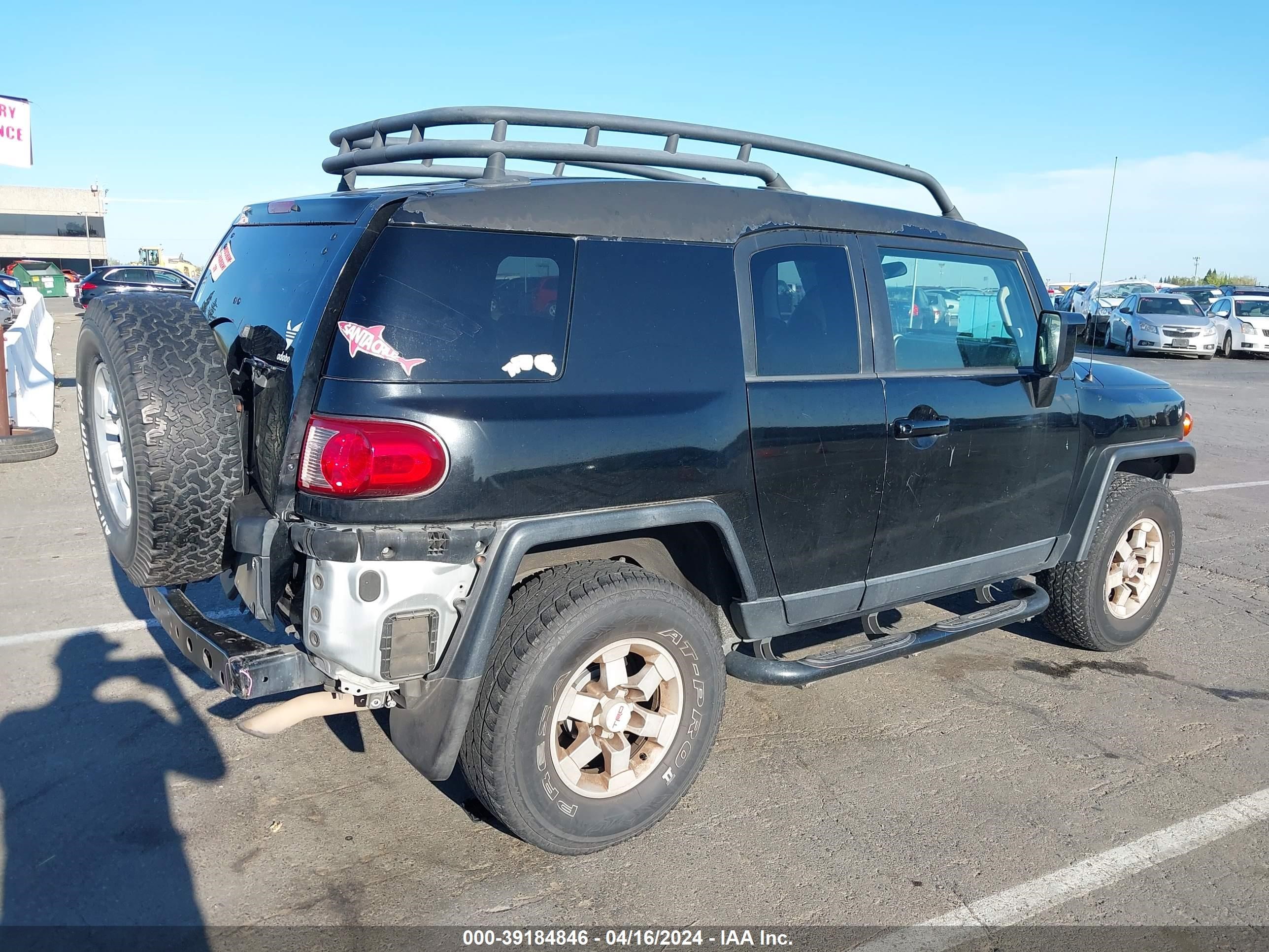 Photo 3 VIN: JTEBU11FX70098496 - TOYOTA FJ CRUISER 