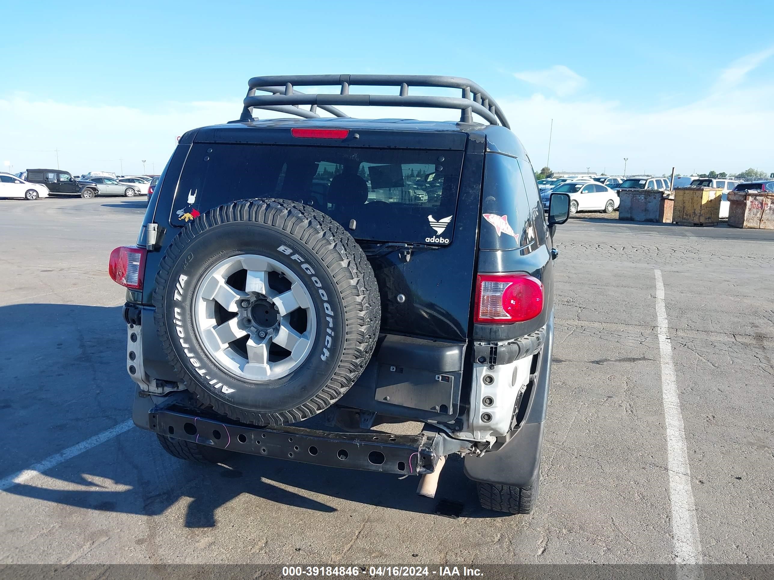 Photo 5 VIN: JTEBU11FX70098496 - TOYOTA FJ CRUISER 